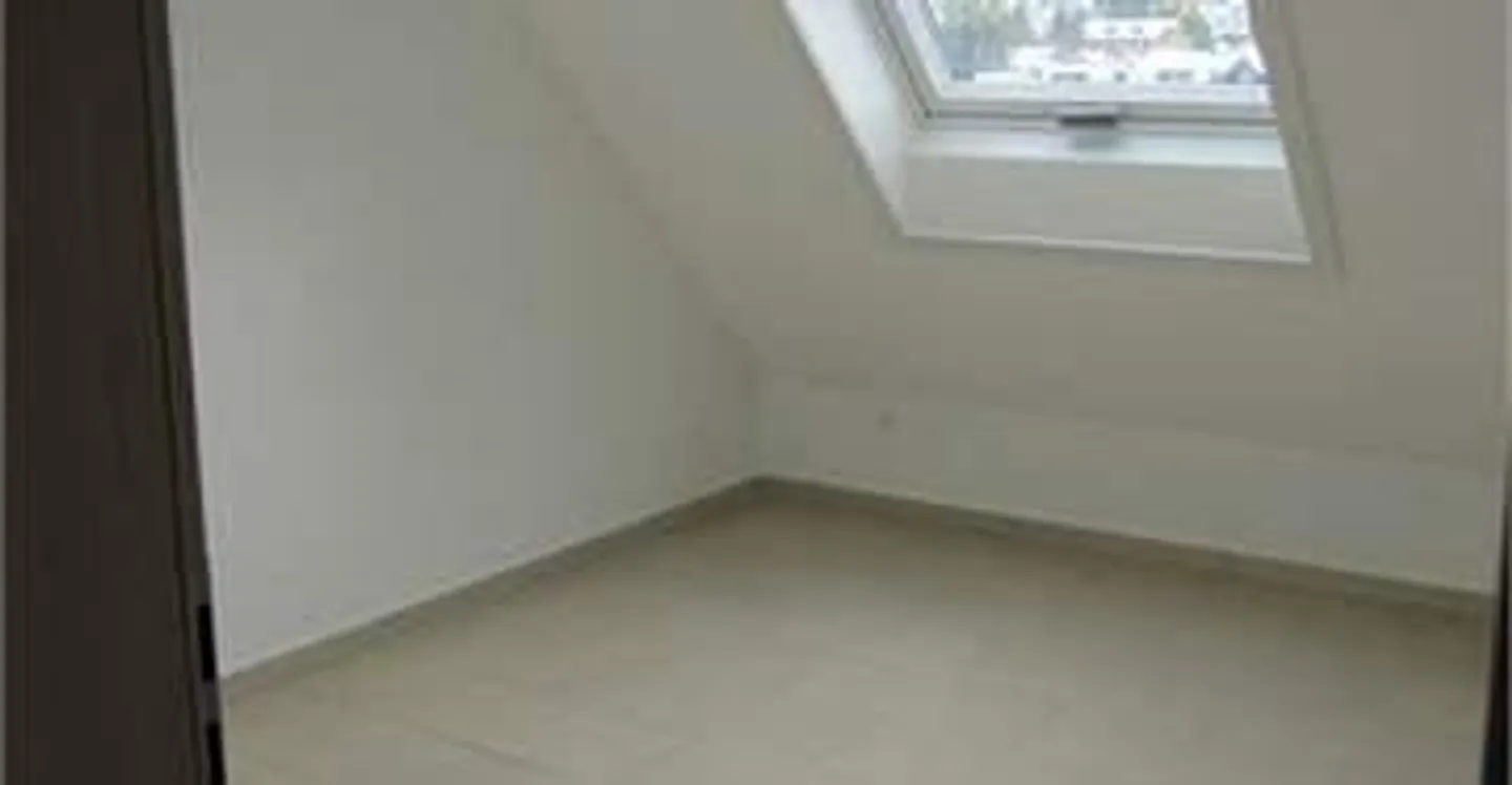 Exclusive 3.5-room maisonette apartment with lift access and private anteroom - Photo 17 of 18