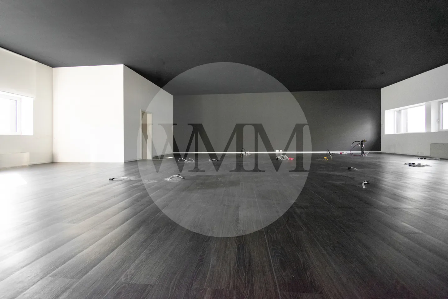 BRIGHT OPEN SPACE IN STRATEGIC LOCATION - Photo 10 of 11