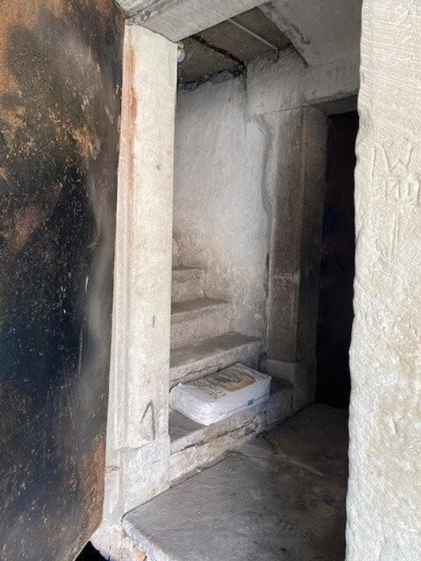 Rustic Vaulted Cellar for Rent in Langnau im Emmental - Photo 3 of 6