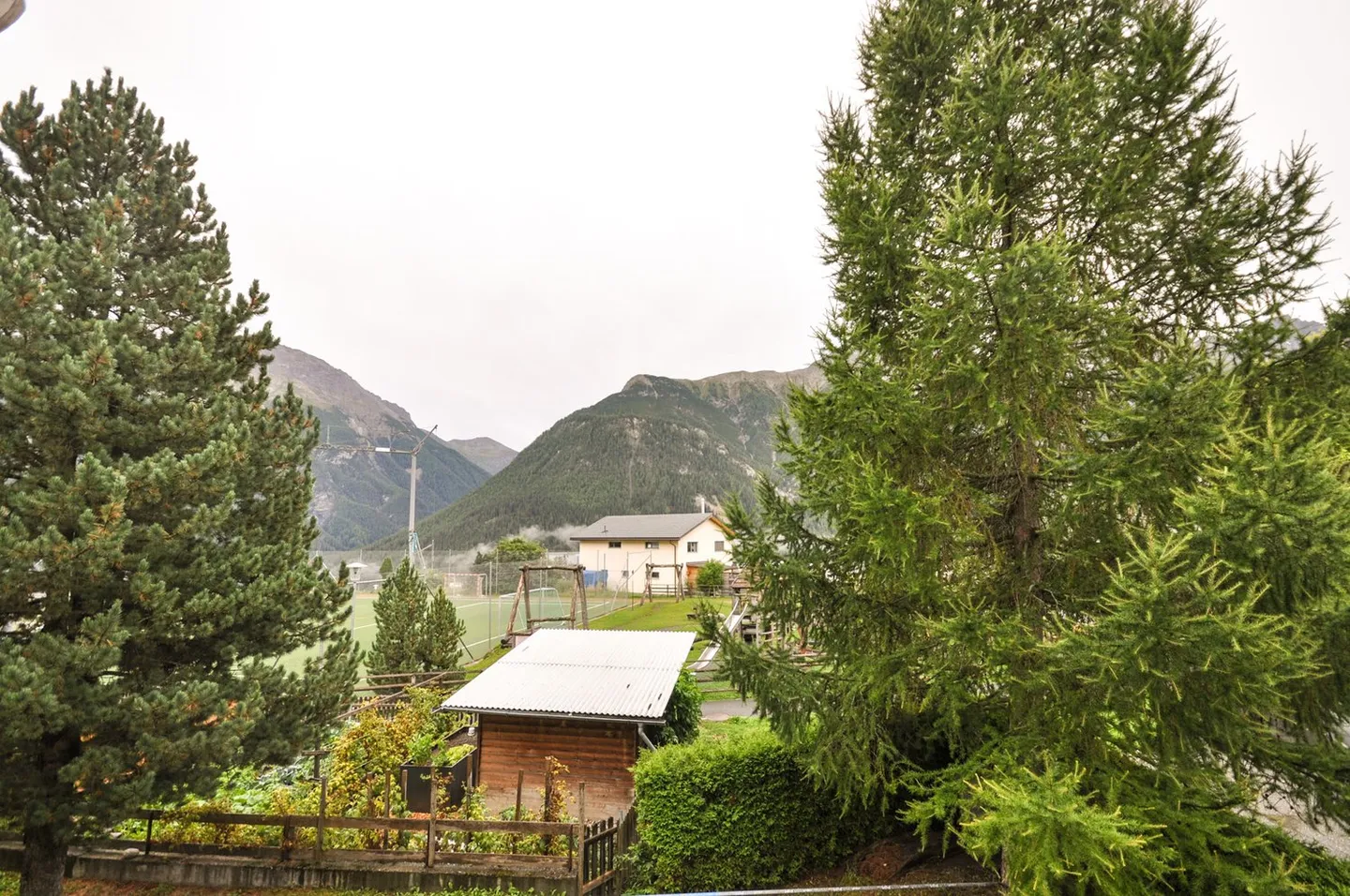 Appartamento affascinante 4.5 stanze con garage a Scuol - Foto 3 di 30