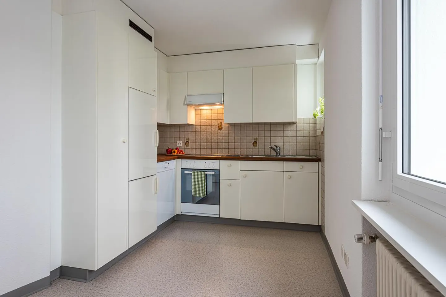 Charming apartment in a quiet location - Photo 4 of 9