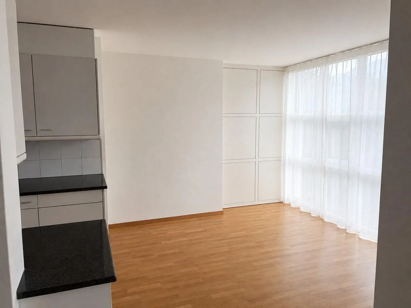 Attractive 4½-room apartment with two balconies, parking space - Photo 4 of 17