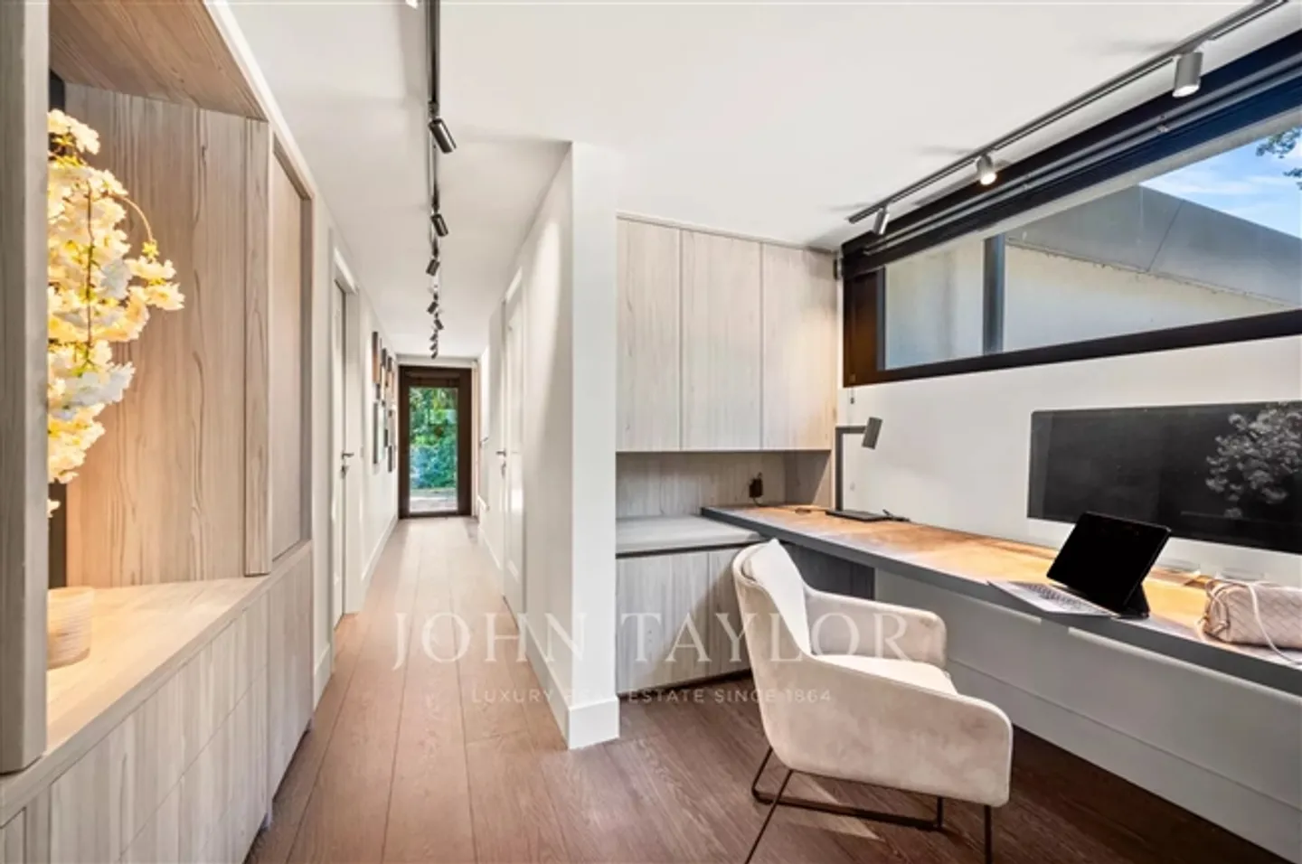 Extraordinary Villa for Sale in Saint-Prex - Photo 7 of 16