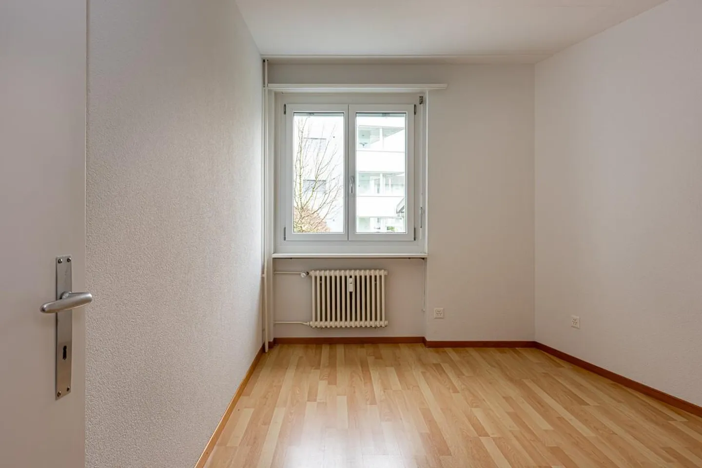 Charming apartment in a quiet location - Photo 8 of 9