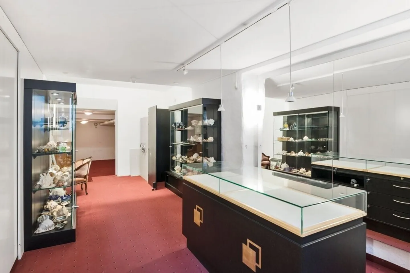 Charming Retail Space in Schaffhausen's Old Town - Photo 4 of 8