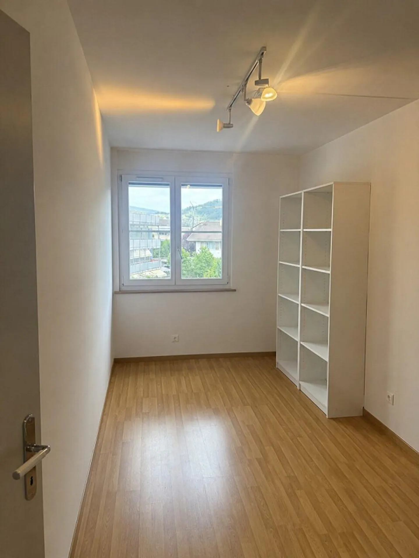 Attractive 4½-room apartment with two balconies, parking space - Photo 7 of 17