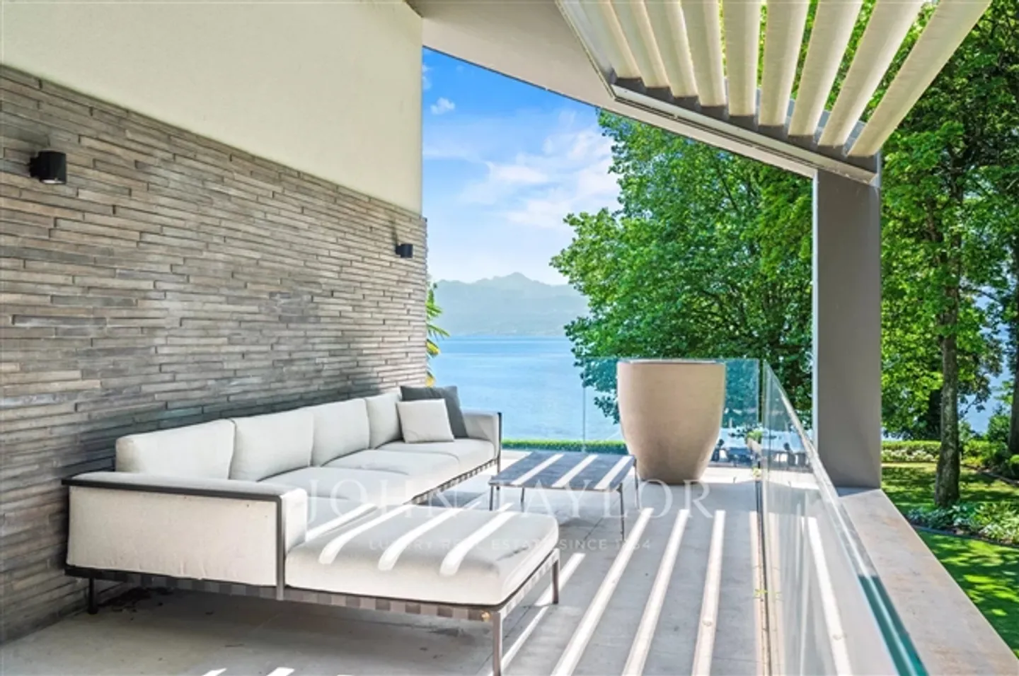 Extraordinary Villa for Sale in Saint-Prex - Photo 11 of 16