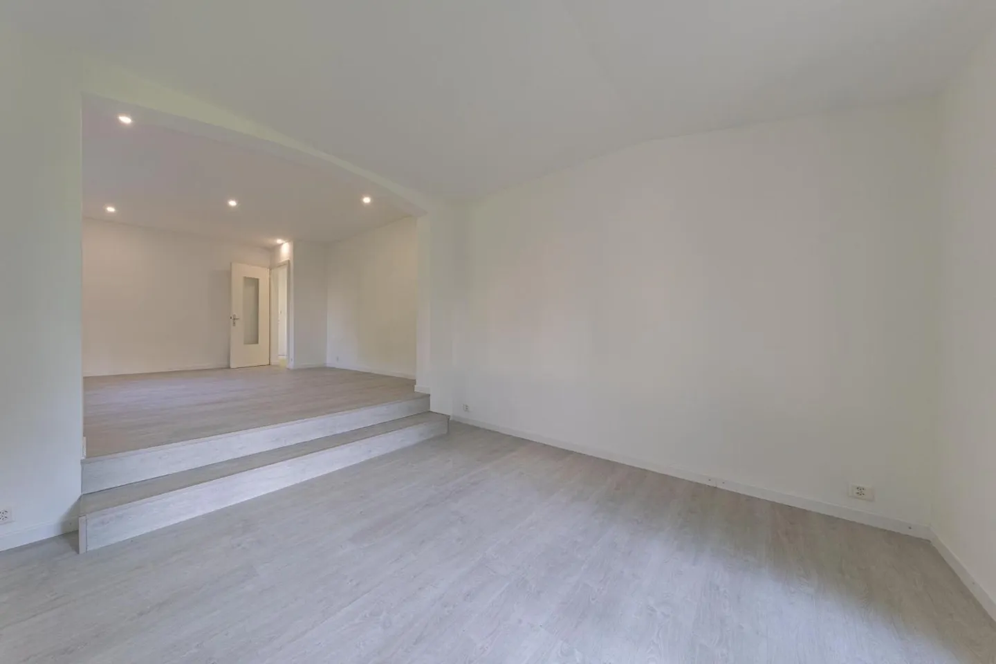 Villa 8 Zimmer - Foto 2 von 9