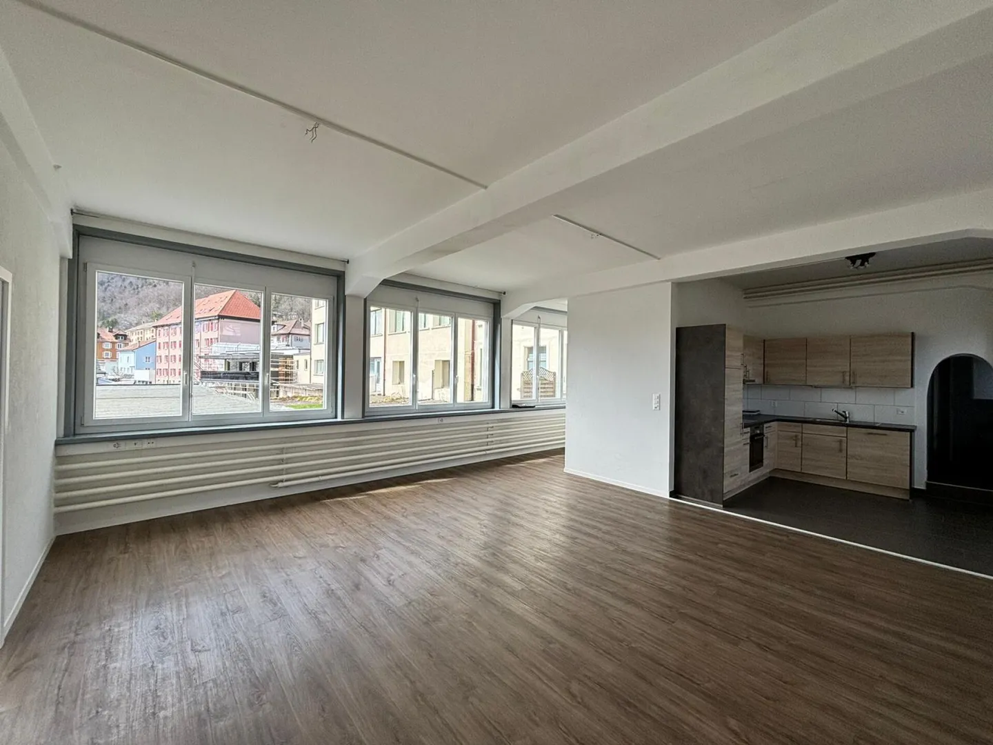 Sankt-Imier, beautiful 3.5-room apartment on the ground floor - Photo 2 of 7