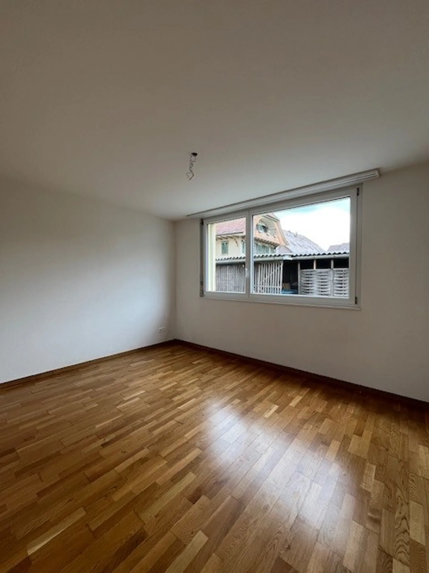Appartamento familiare di 4,5 locali al piano terra con terrazza in affitto - Foto 9 di 13