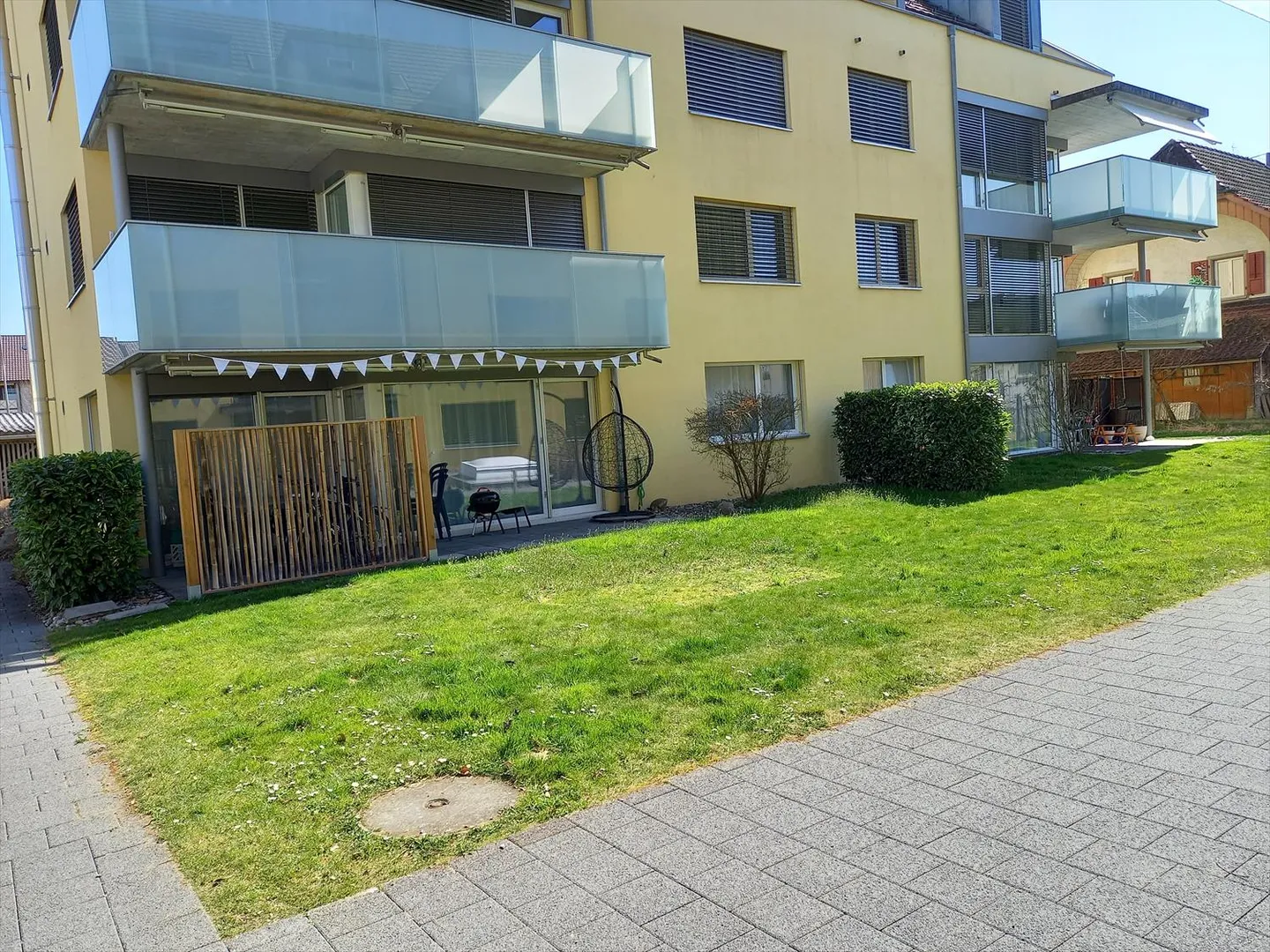 Appartamento familiare di 4,5 locali al piano terra con terrazza in affitto - Foto 13 di 13
