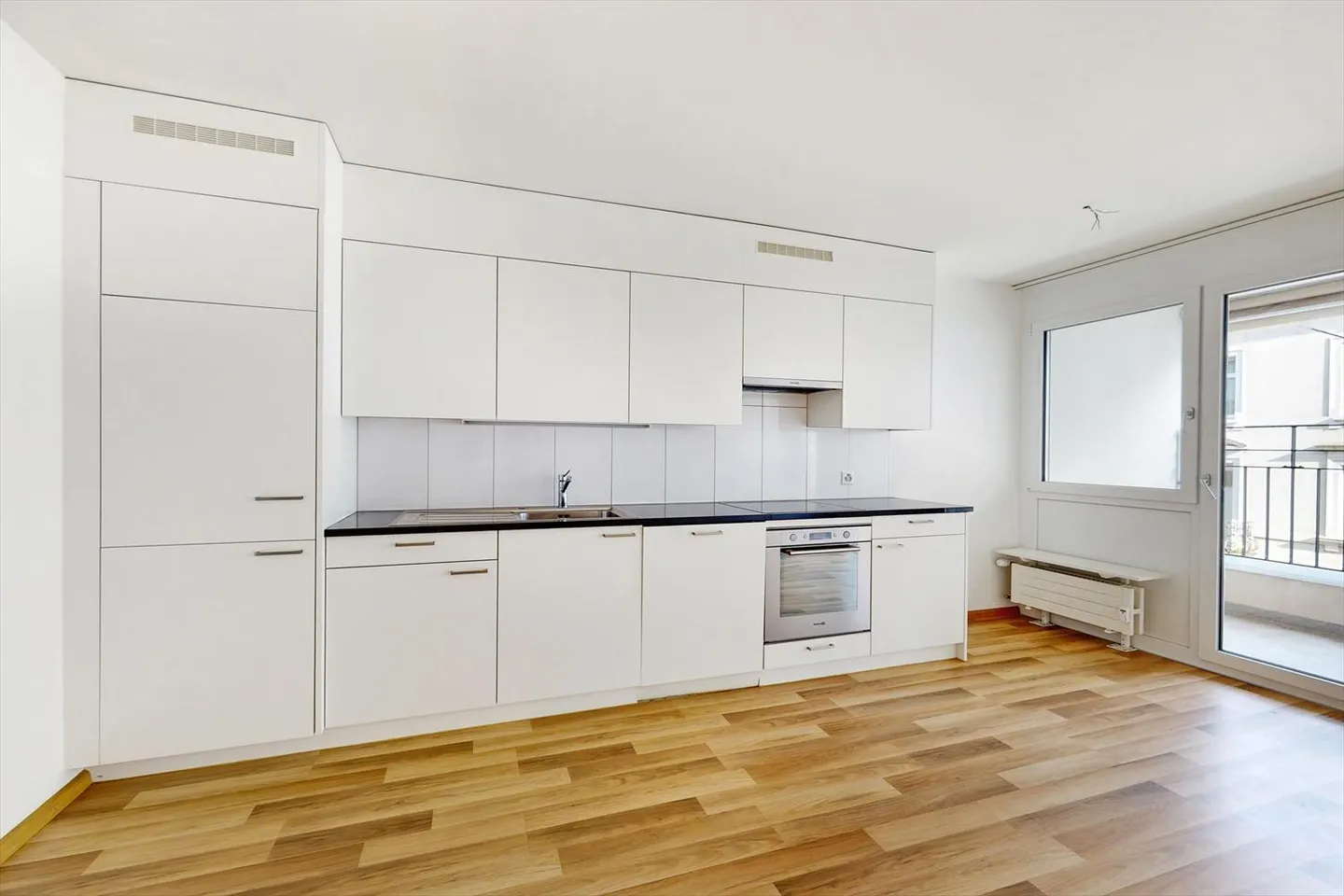 Apartment for rent - Photo 2 of 8