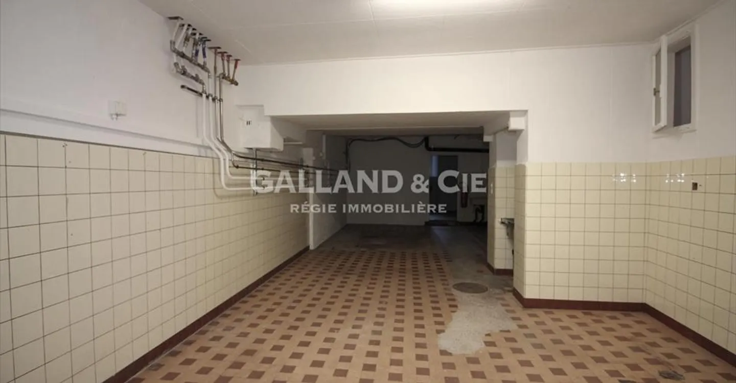 Edificio ad uso misto in affitto - Foto 4 di 8