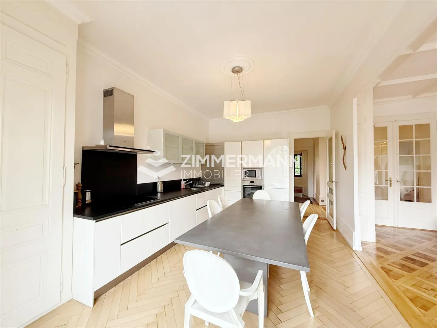Superbo appartamento arredato con 5 stanze in stile Haussmann di fronte alla perla del lago! - Foto 3 di 8