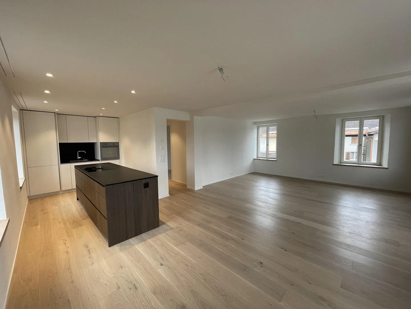 Appartamento da sogno di 3,5 stanze con grande terrazza e vista diretta sul lago di Zurigo! - Foto 1 di 8