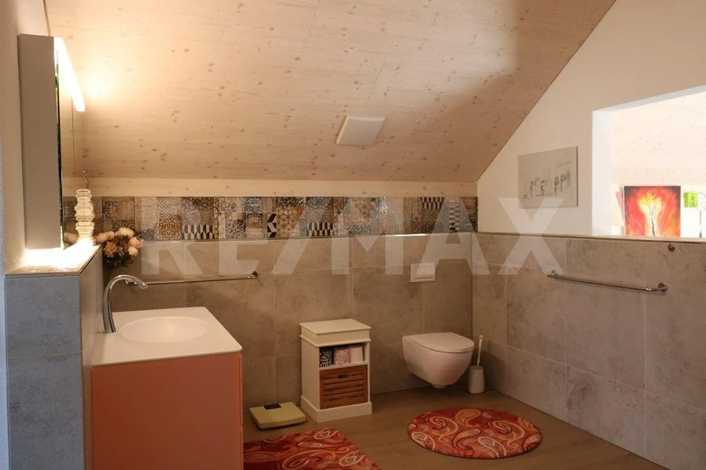 Charmante, moderne Dachwohnung mit aussergewöhnlichem Raumgefühl - Foto 5 von 12