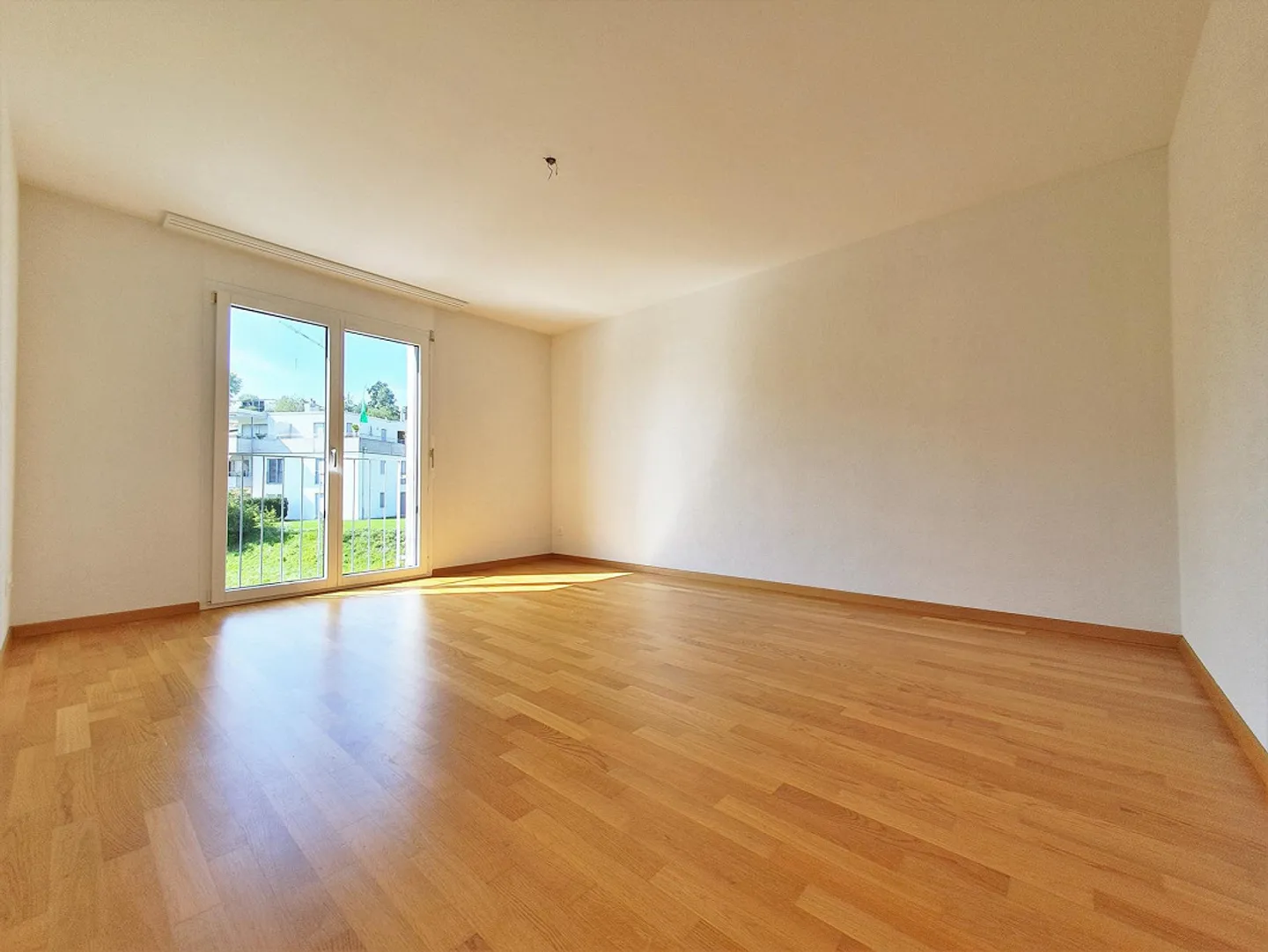 Appartamento soleggiato con balcone coperto - Foto 7 di 9