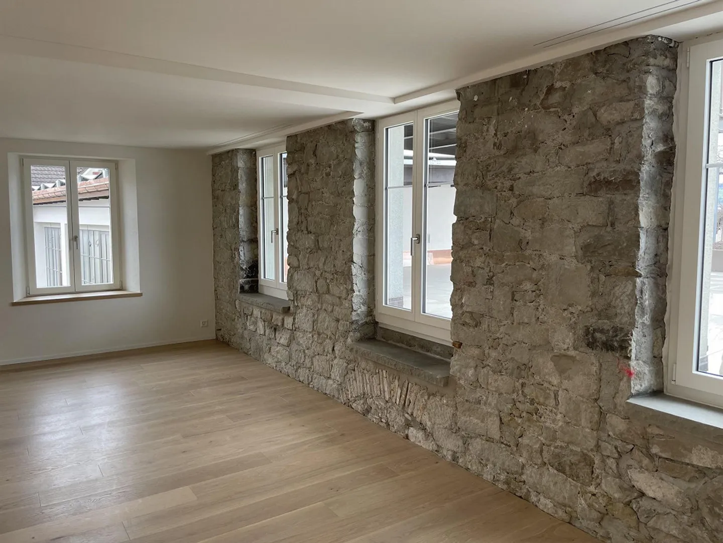 Appartamento da sogno di 3,5 stanze con grande terrazza e vista diretta sul lago di Zurigo! - Foto 2 di 8