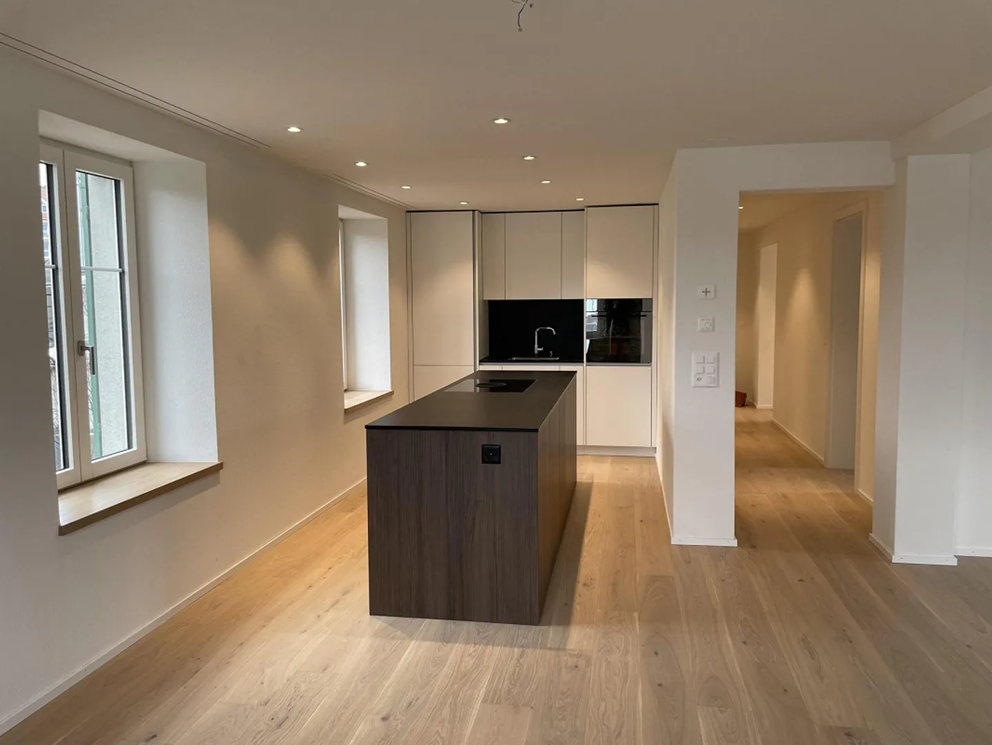 Appartamento da sogno di 3,5 stanze con grande terrazza e vista diretta sul lago di Zurigo! - Foto 3 di 8