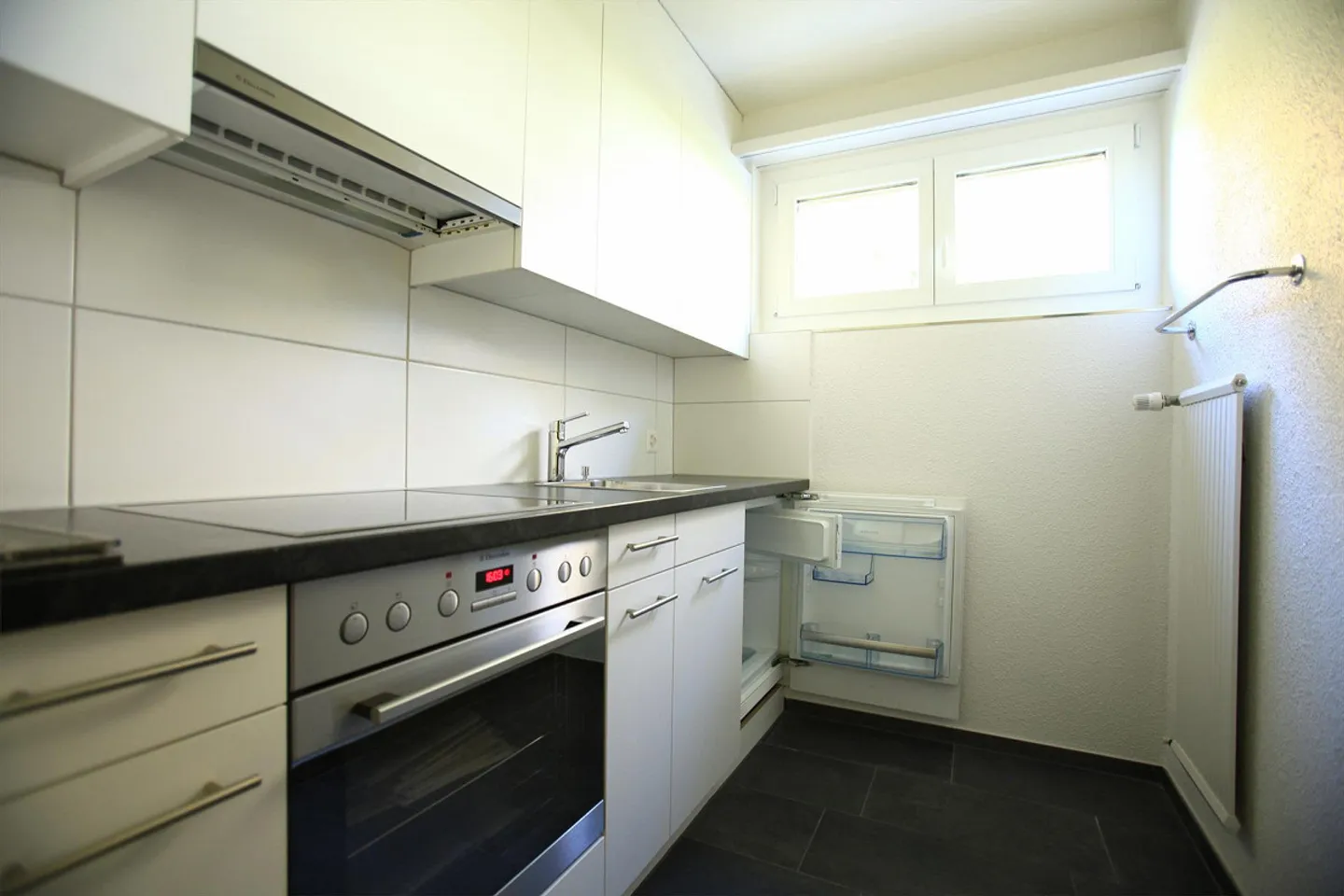 Appartamento singolo ben tenuto con balcone - Foto 6 di 7
