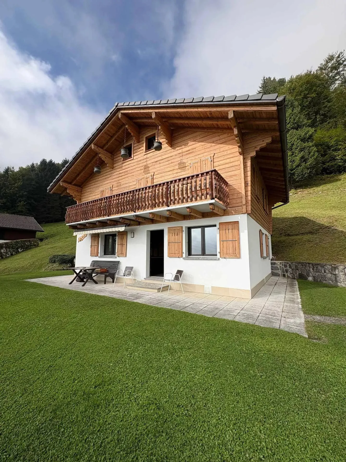 Chalet autentico ristrutturato con gusto, ambiente privilegiato. - Foto 1 di 11