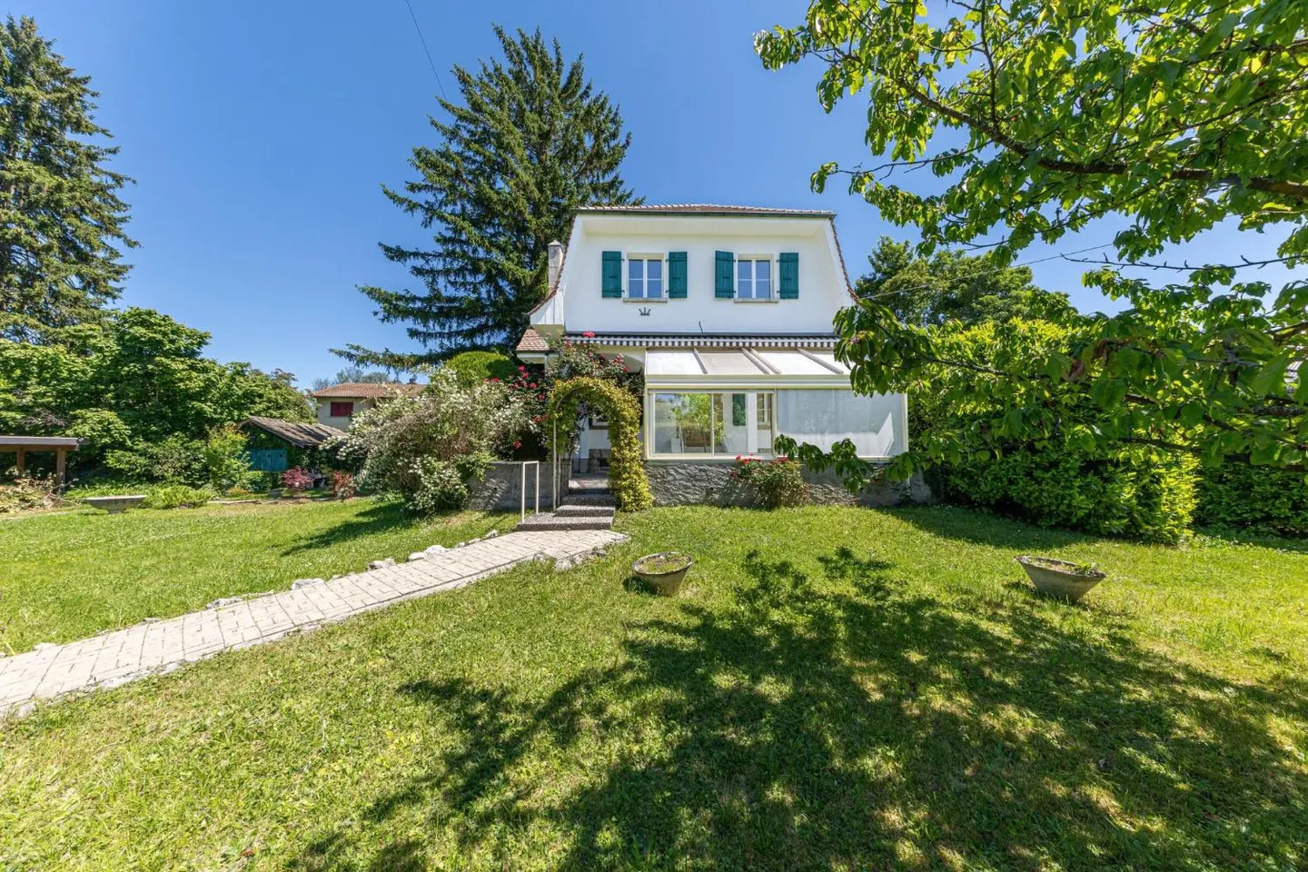 Villa 8 Zimmer - Foto 1 von 10