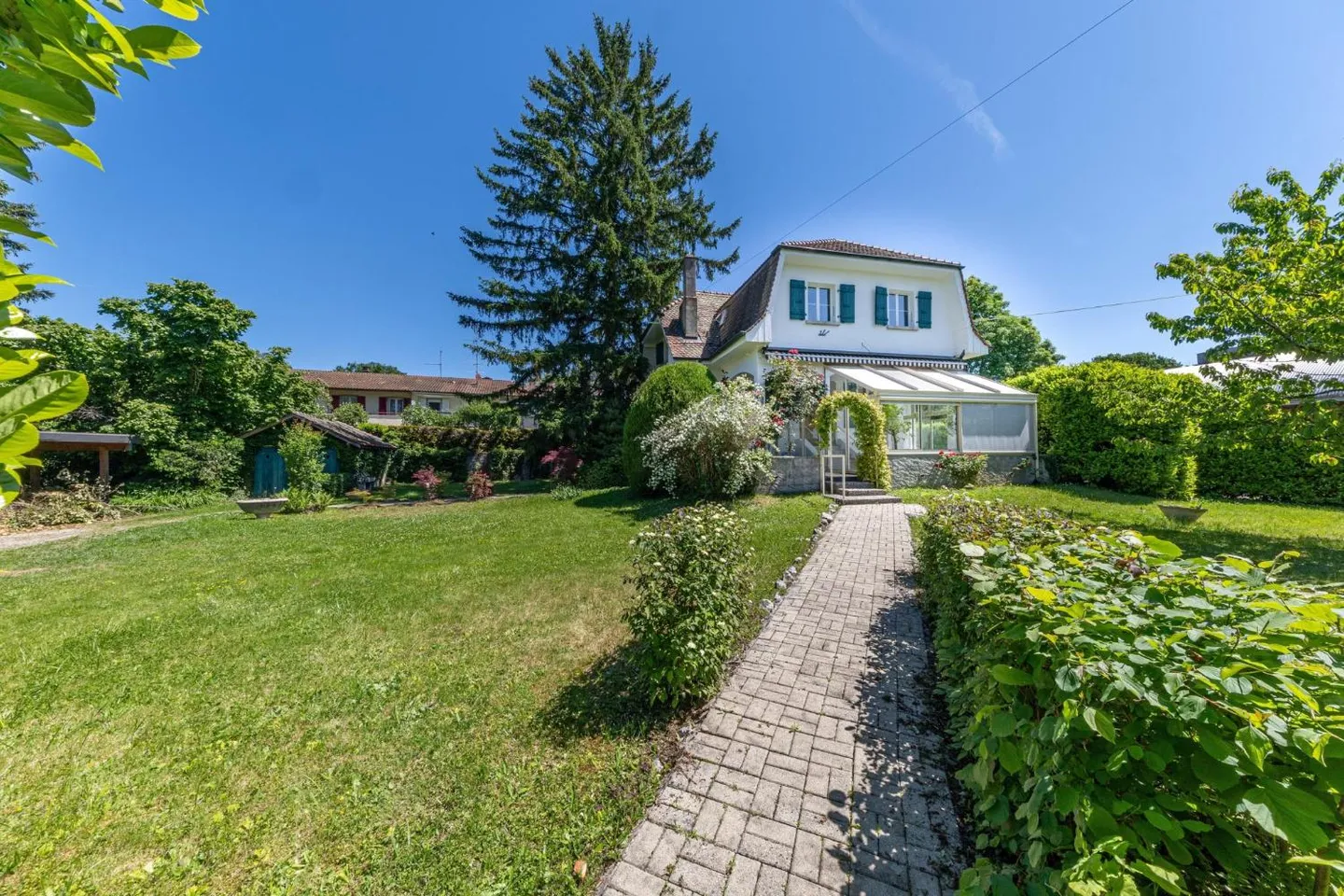 Villa 8 Zimmer - Foto 2 von 10