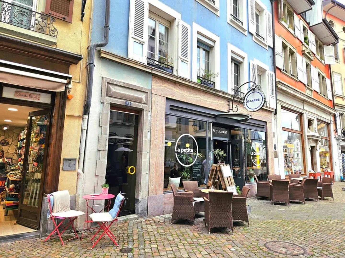 Renovated 4.0 room apartment of 88 m2 with lake view - Photo 10 of 10