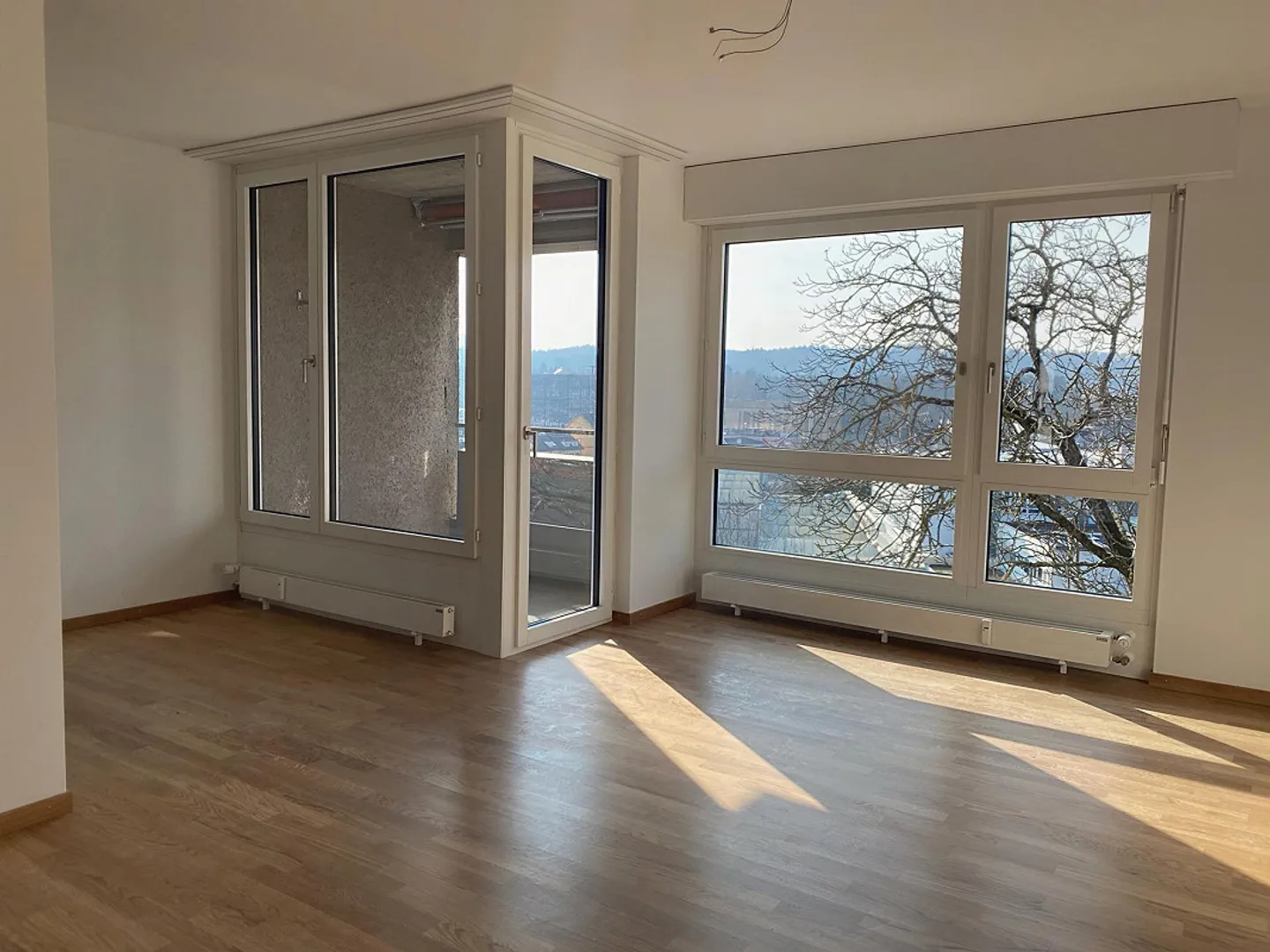 Moderne, helle 3.5 Zimmer Wohnung mit Balkon - Foto 1 von 10