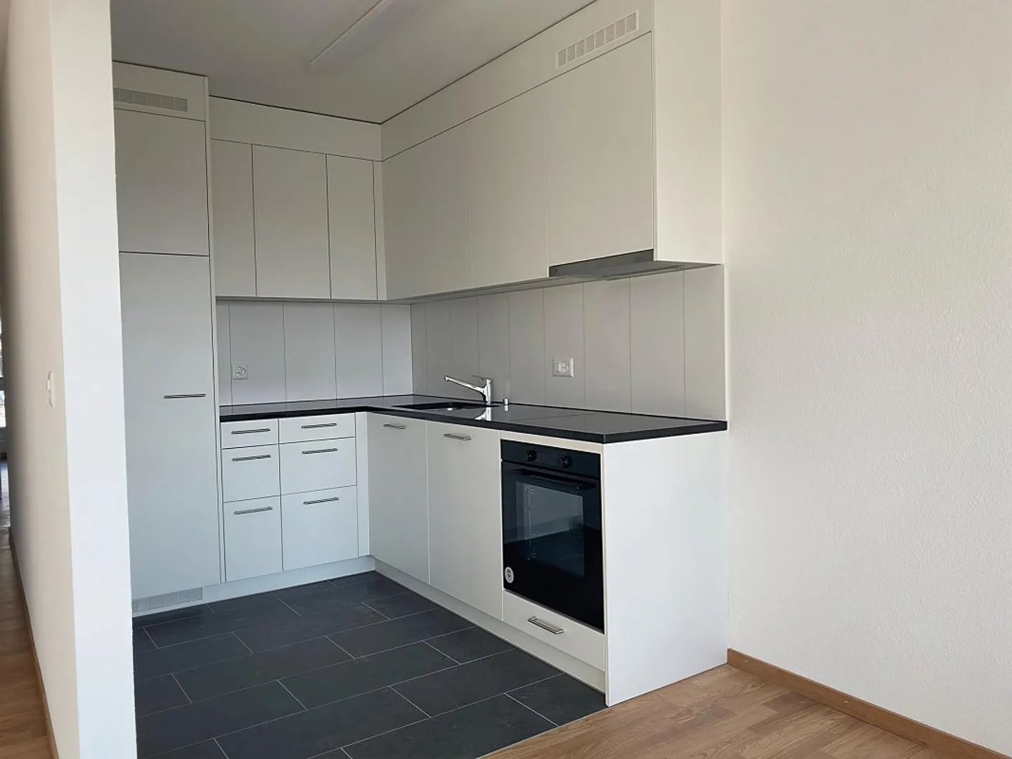 Moderne, helle 3.5 Zimmer Wohnung mit Balkon - Foto 5 von 10