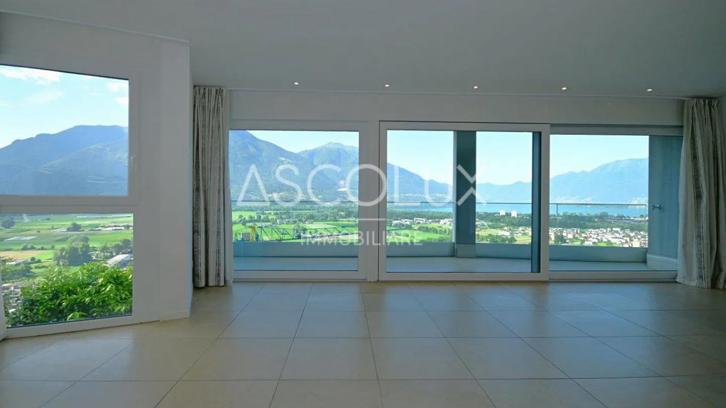 3.5 Room Apartment with Covered Terrace, Panoramic View and... - Photo 12 of 13