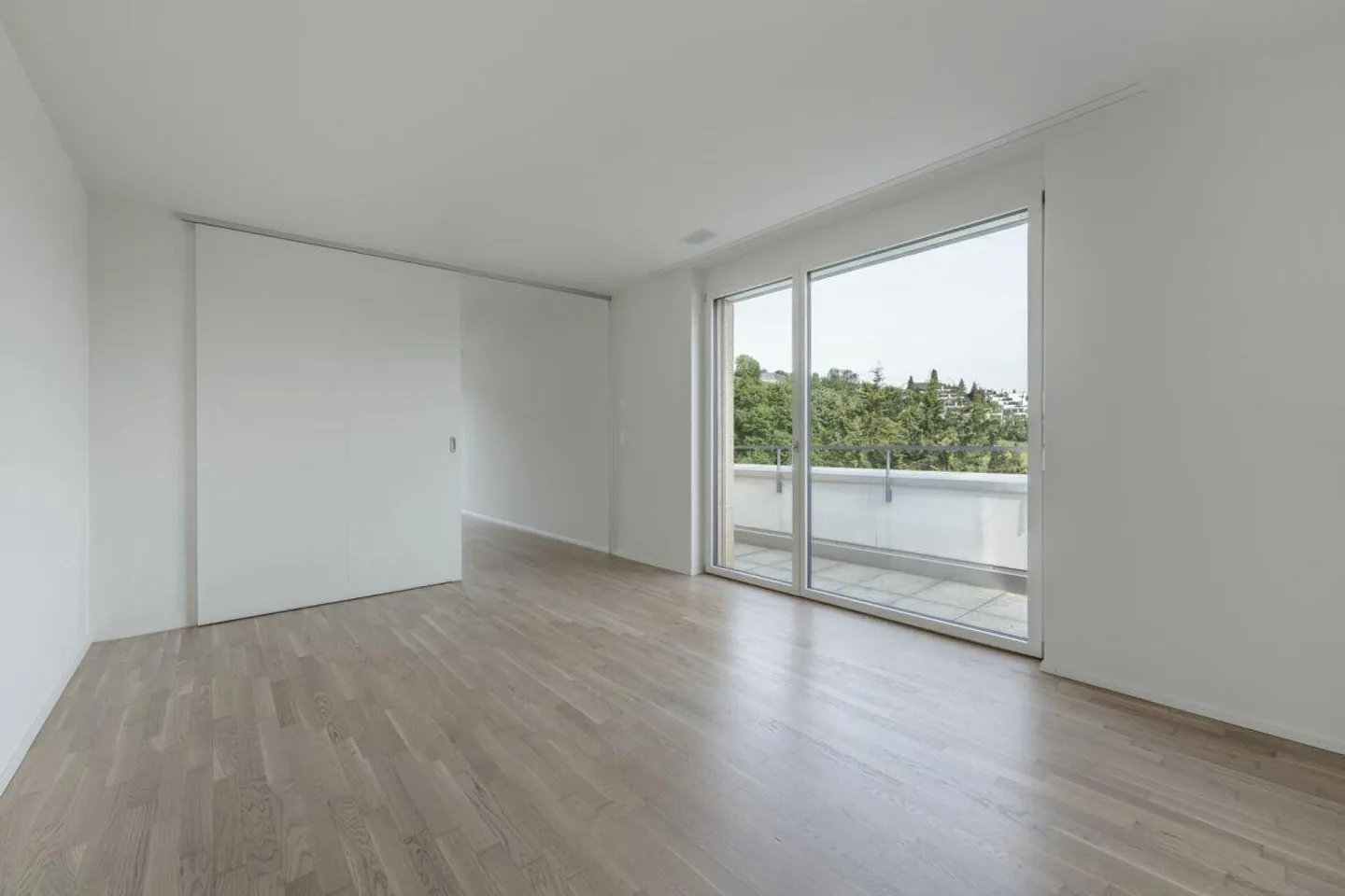 Appartamento attico con terrazza di 120 m² e vista libera sulla foresta e sull'ampiezza - Foto 5 di 13