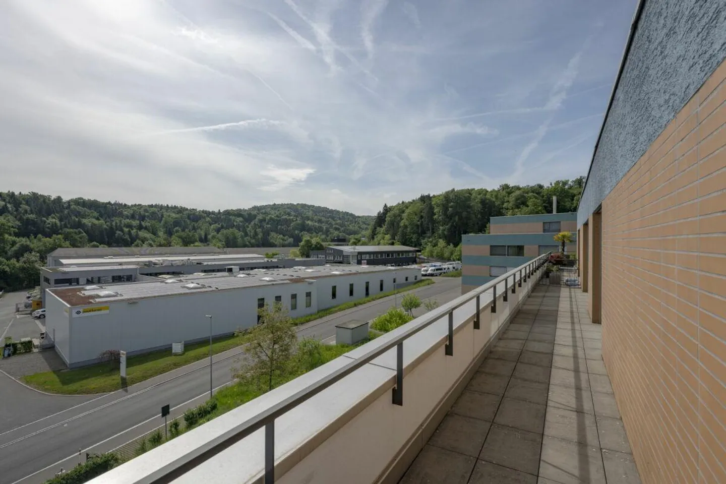 Appartamento attico con terrazza di 120 m² e vista libera sulla foresta e sull'ampiezza - Foto 12 di 13