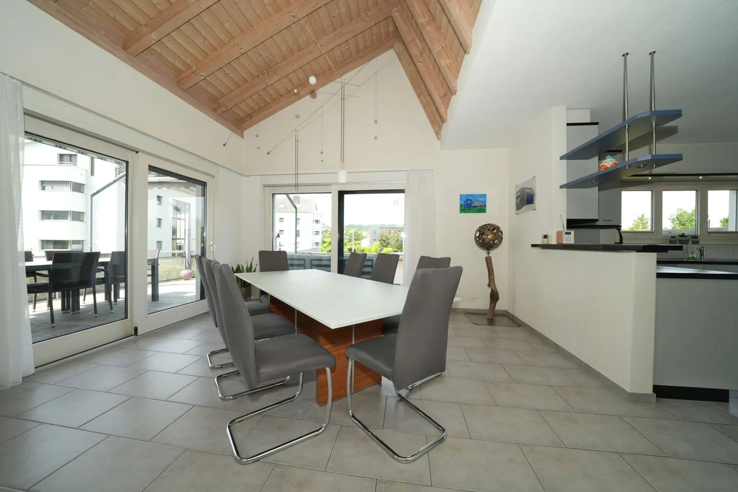 Living like in a single-family home - Spacious maisonette penthouse with sunny terrace - Photo 5 of 12