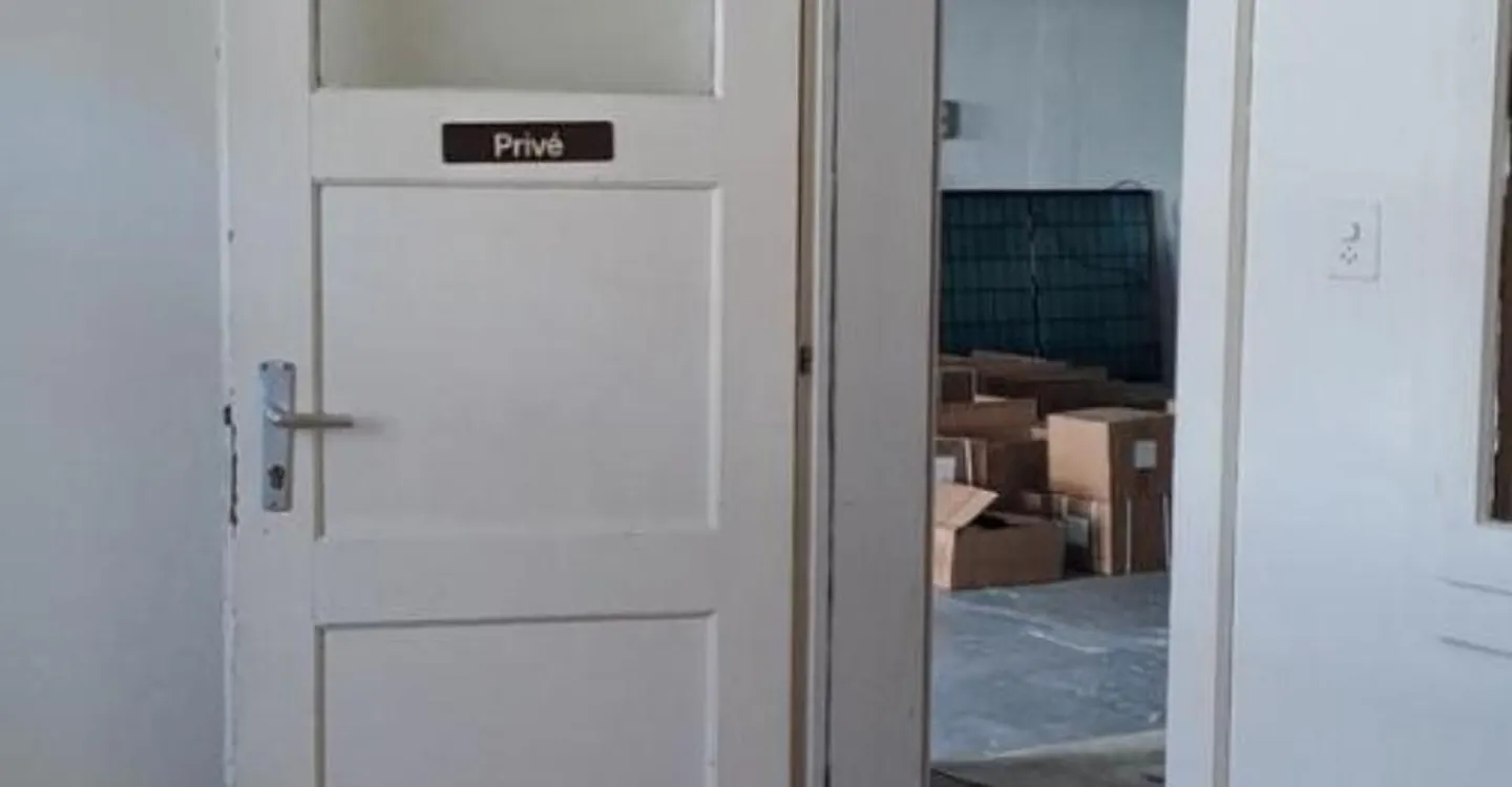 Dépôt spacieux avec bureau - Photo 8 sur 8
