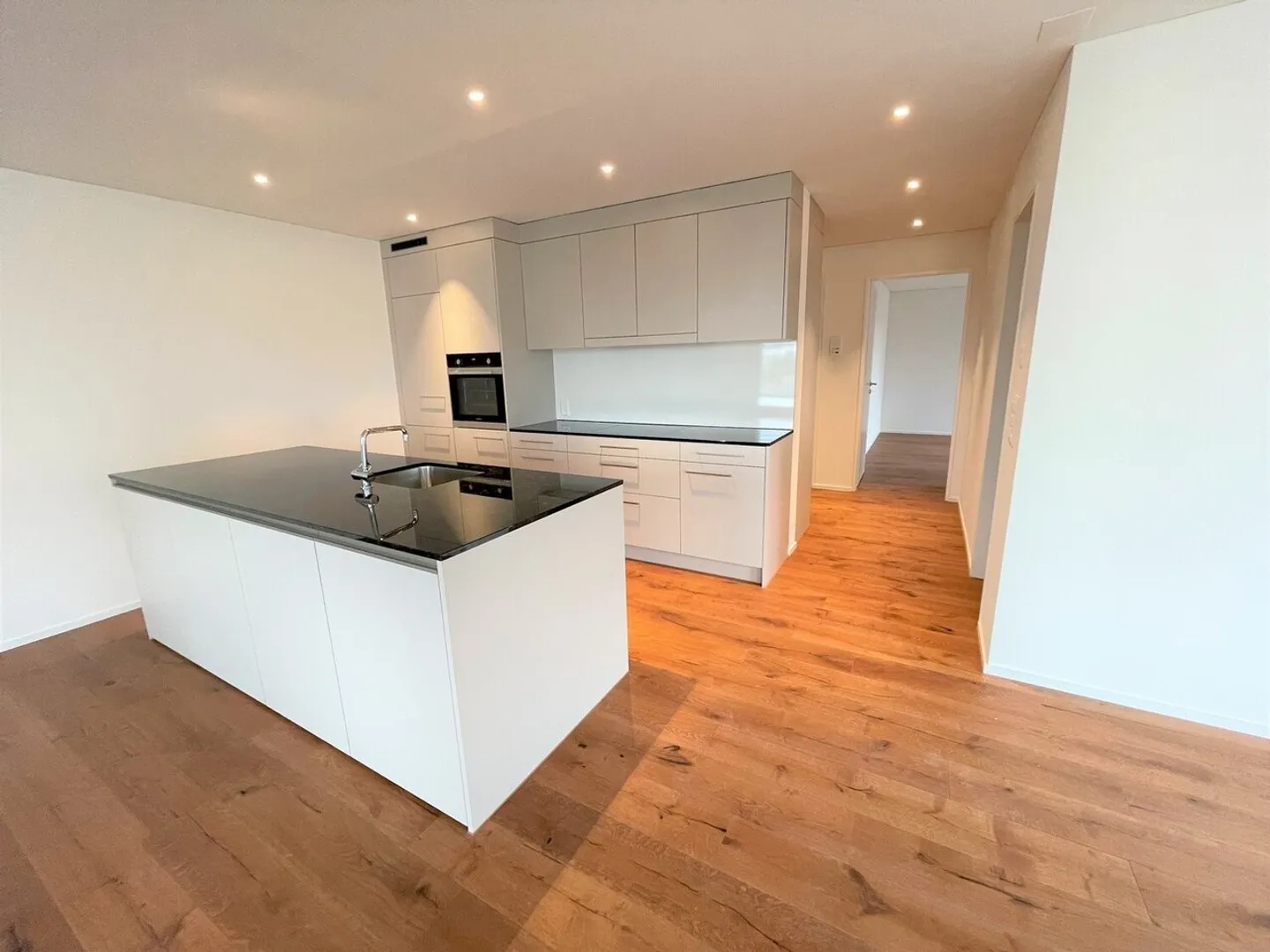 Moderno appartamento di 2,5 stanze a Lengnau - Foto 1 di 5