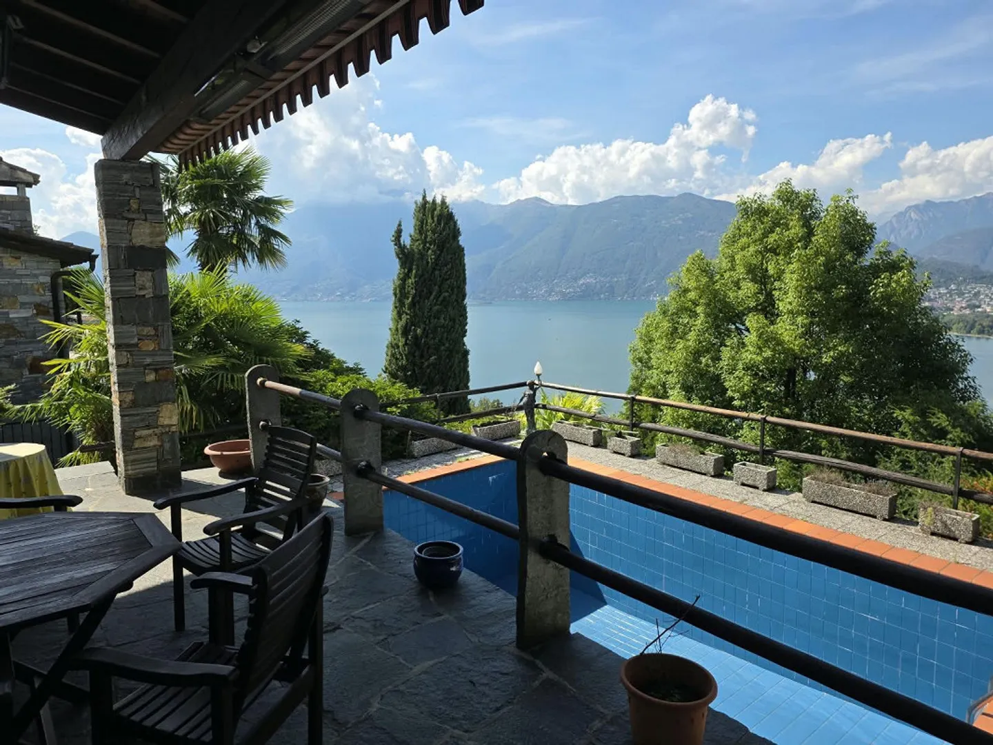 Villa dans un endroit exceptionnel à San Nazzaro - Photo 2 sur 8