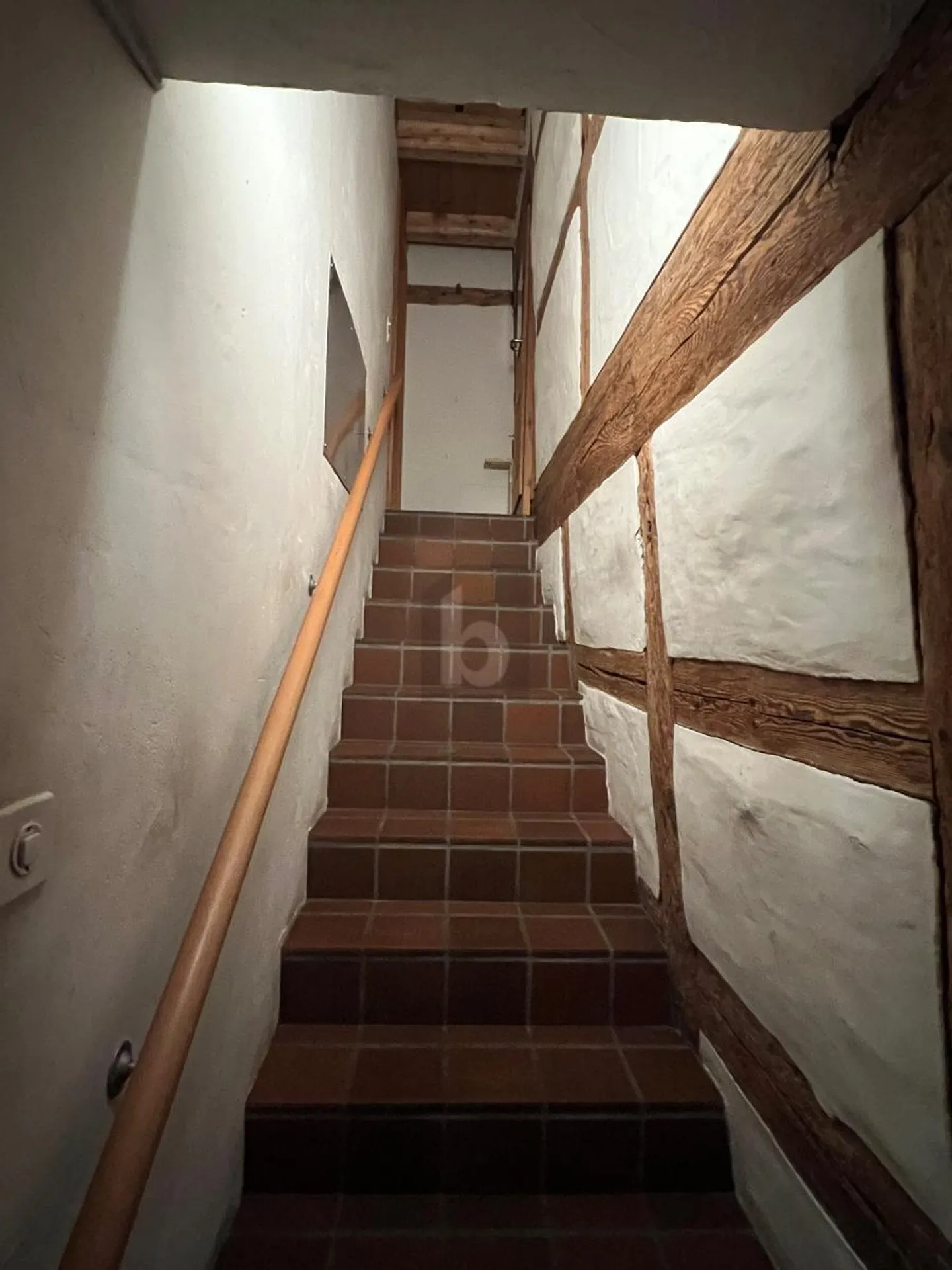 BÂTIMENT EN BLOC INTEMPOREL DANS UNE COMMUNAUTÉ! - Photo 2 sur 6