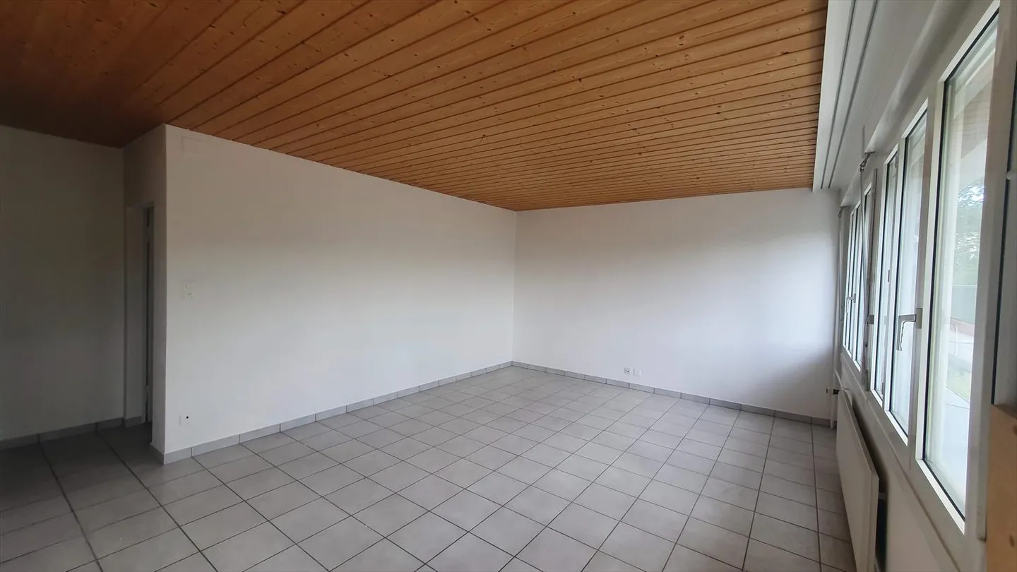 Incantevole appartamento di 3,5 stanze con balcone a Le Locle - Foto 7 di 21