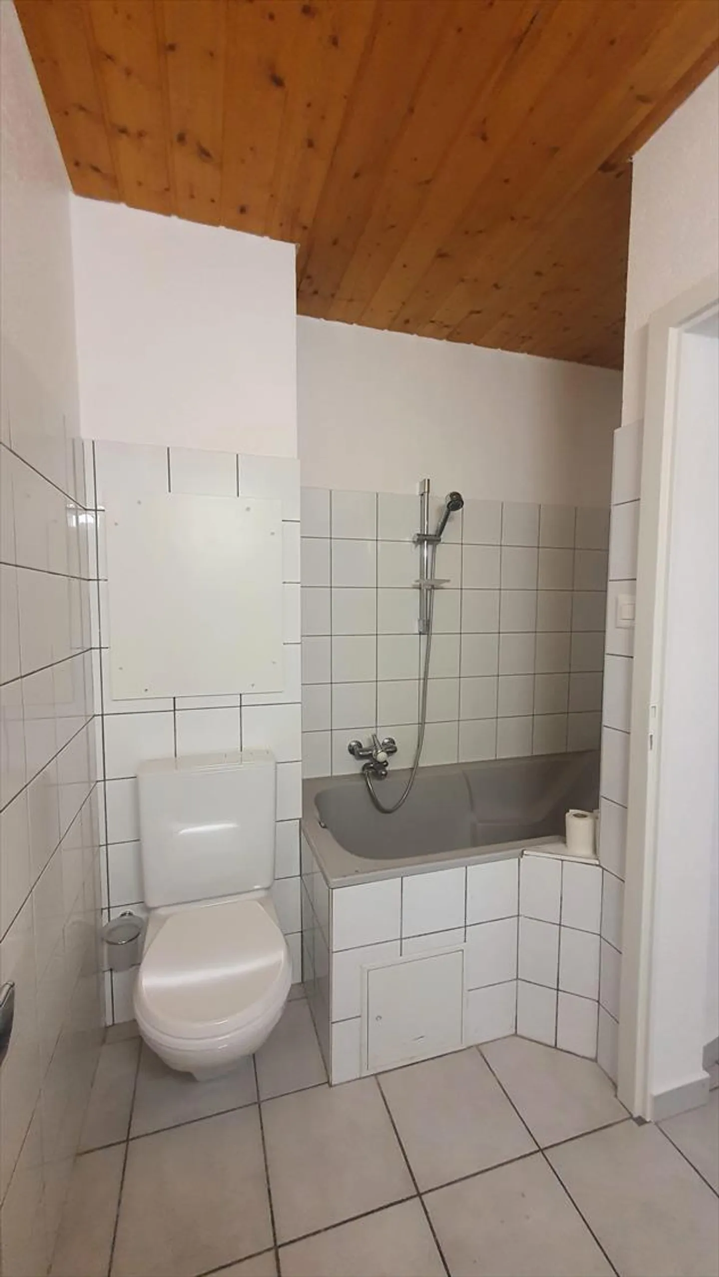 Incantevole appartamento di 3,5 stanze con balcone a Le Locle - Foto 17 di 21
