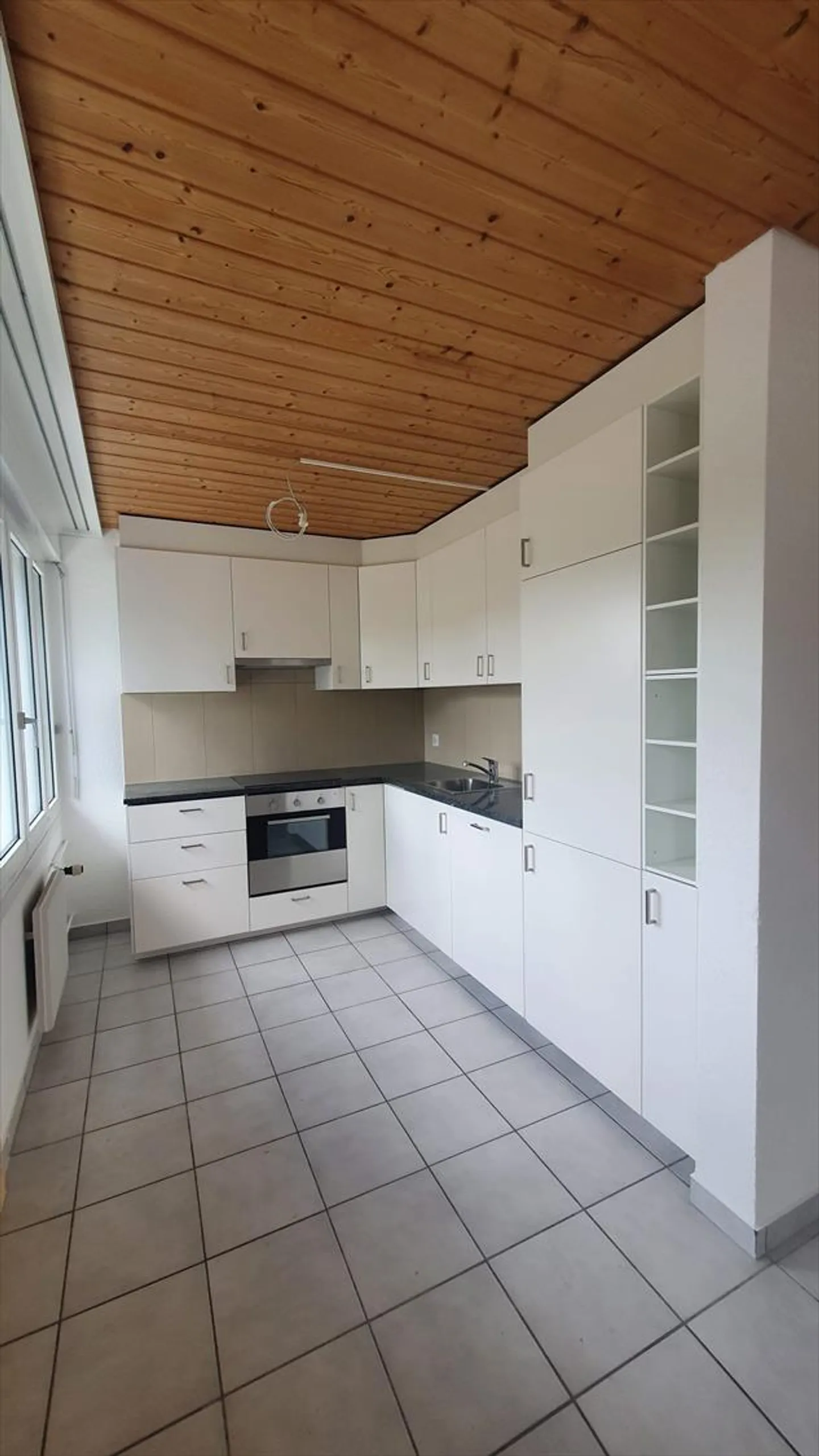 Incantevole appartamento di 3,5 stanze con balcone a Le Locle - Foto 3 di 21