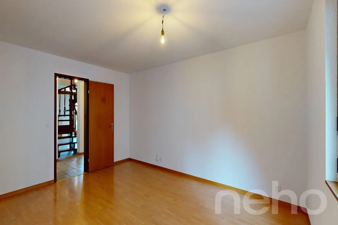 Appartement duplex spacieux de 5 pièces avec vue sur la montagne à Viège - Photo 10 sur 12