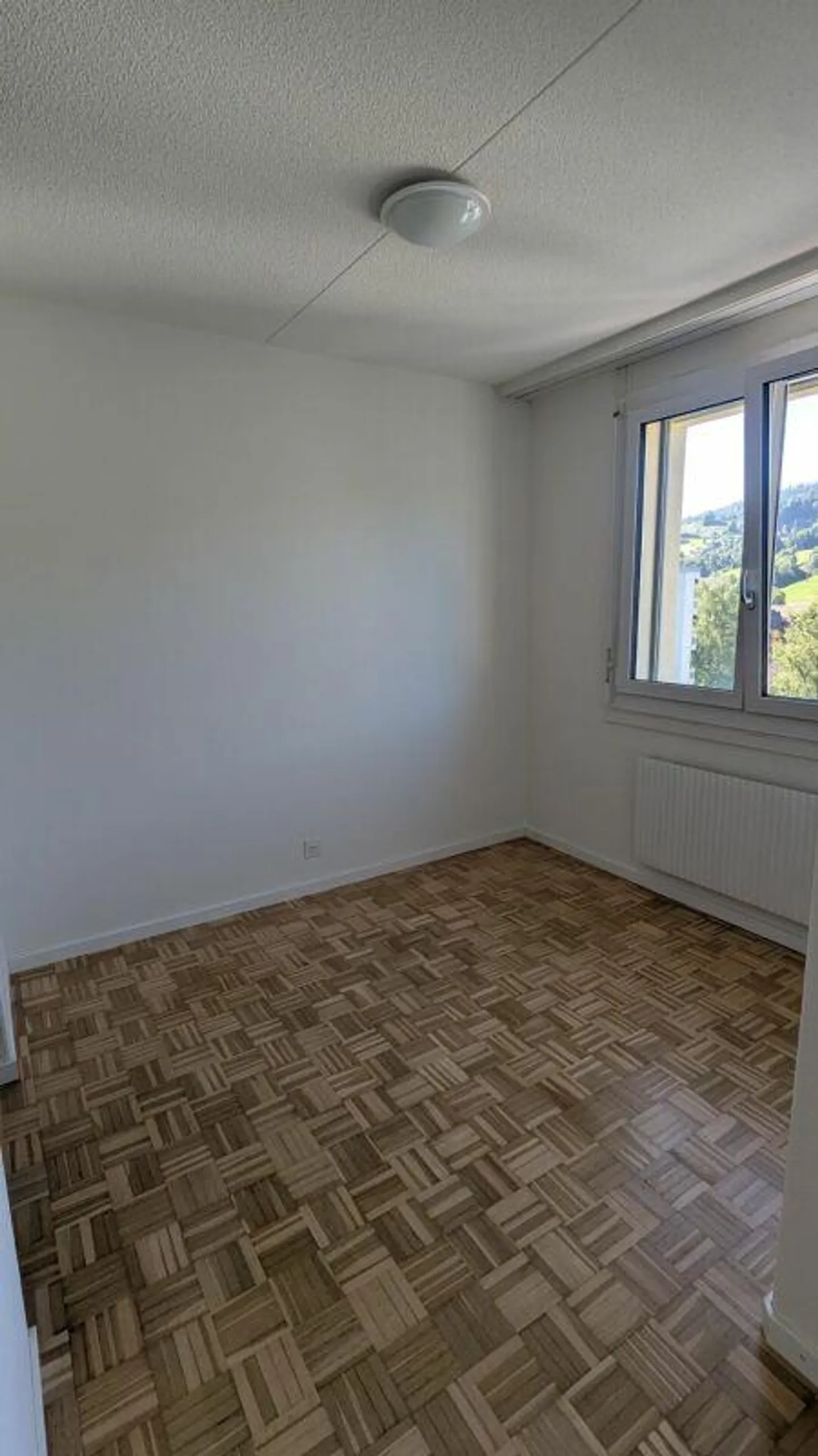 Grosszügige Wohnung mit Bergsicht - Foto 4 von 8