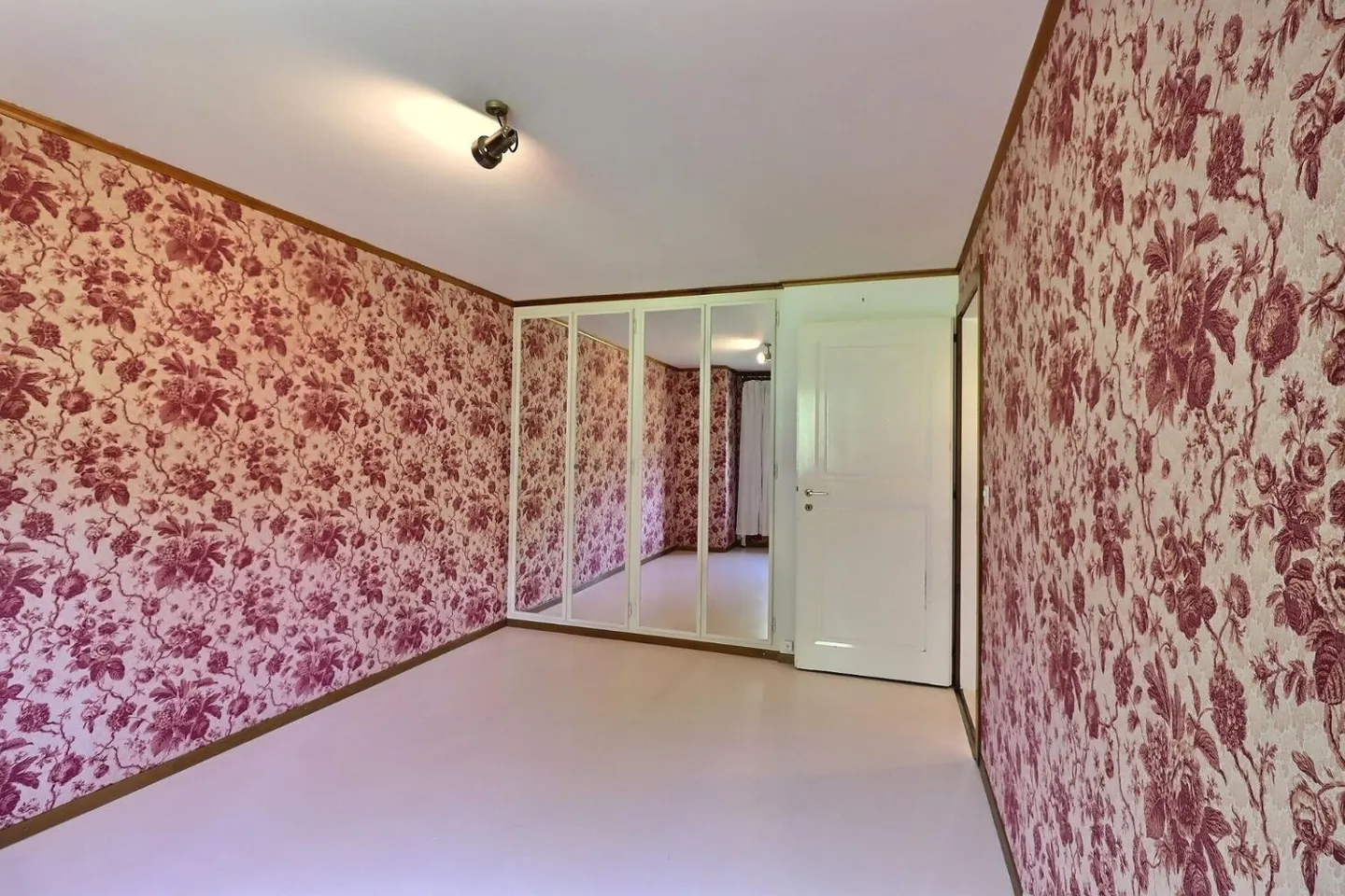 4.5 Room Apartment - Photo 11 of 13