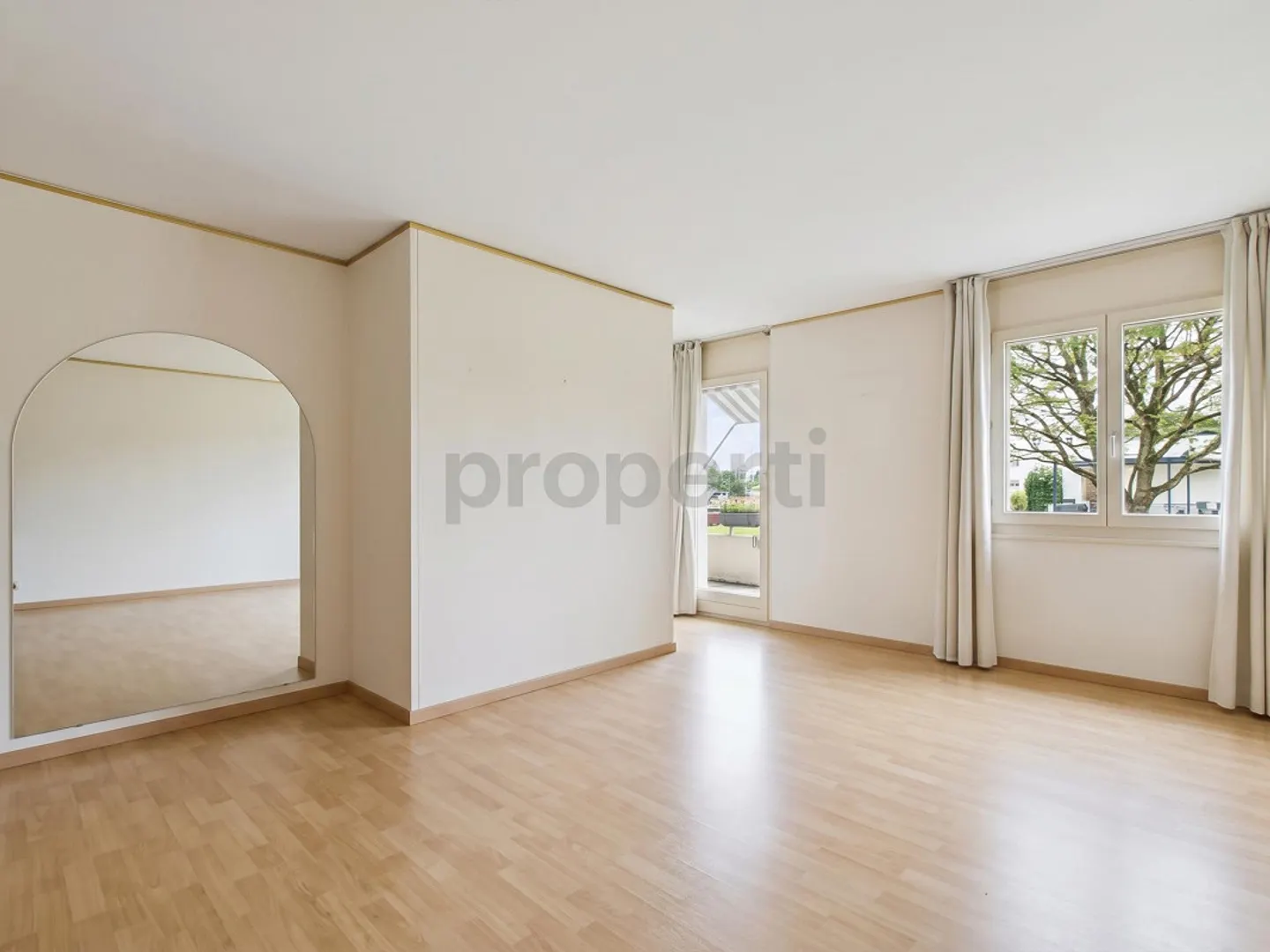 20 m² Balcony, Fireplace, Closed Box, Outdoor Parking & Stable Yield in Choulex! - Photo 1 of 12