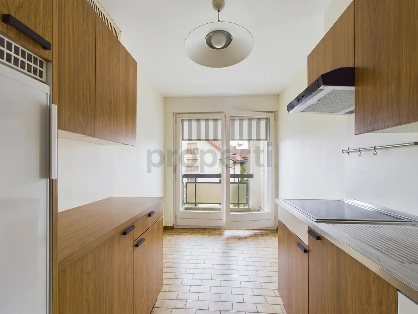 20 m² Balcony, Fireplace, Closed Box, Outdoor Parking & Stable Yield in Choulex! - Photo 2 of 12