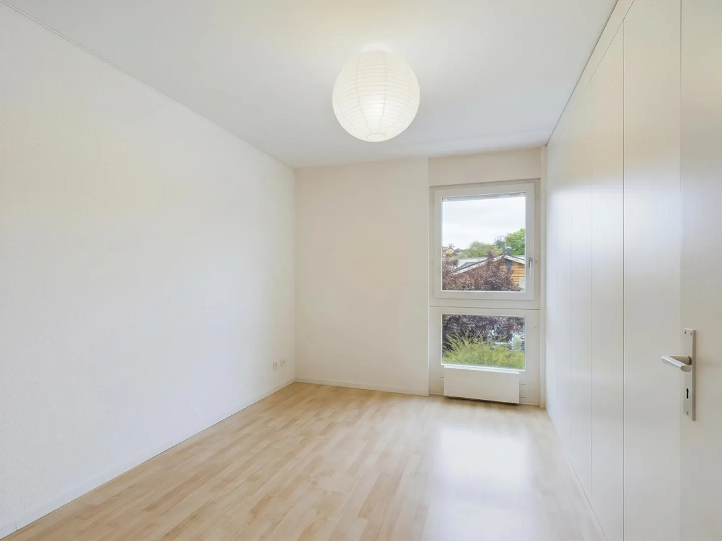 20 m² Balcony, Fireplace, Closed Box, Outdoor Parking & Stable Yield in Choulex! - Photo 5 of 12