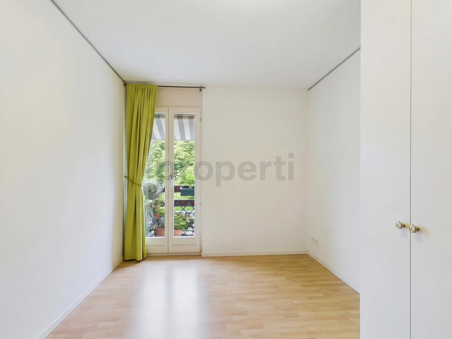20 m² Balcony, Fireplace, Closed Box, Outdoor Parking & Stable Yield in Choulex! - Photo 6 of 12