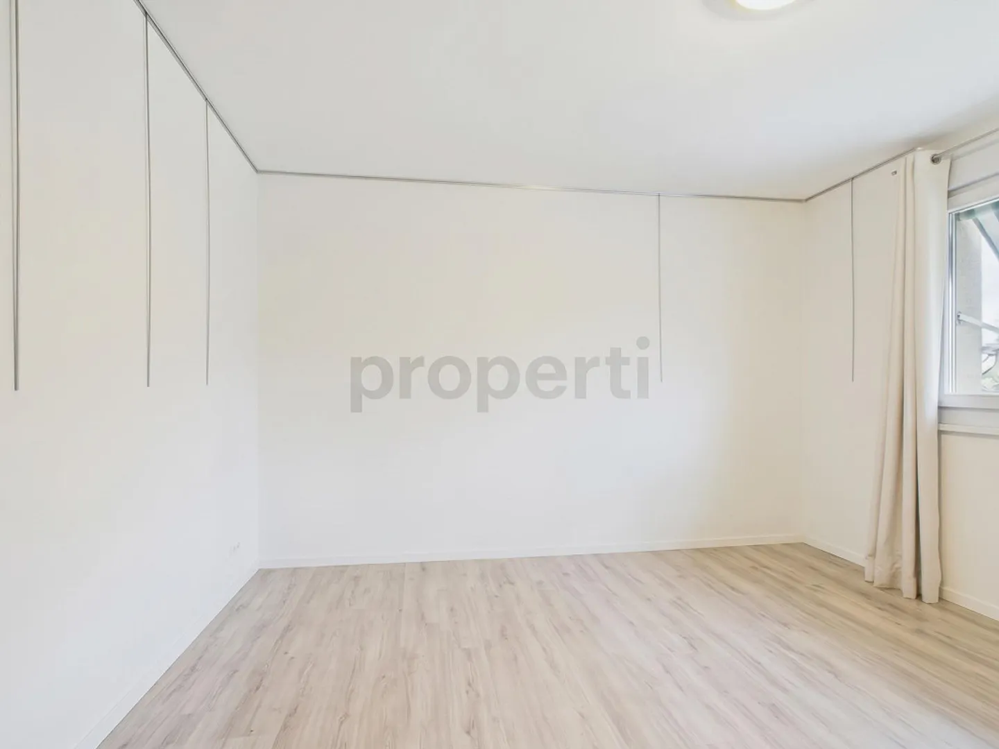 20 m² Balcony, Fireplace, Closed Box, Outdoor Parking & Stable Yield in Choulex! - Photo 7 of 12