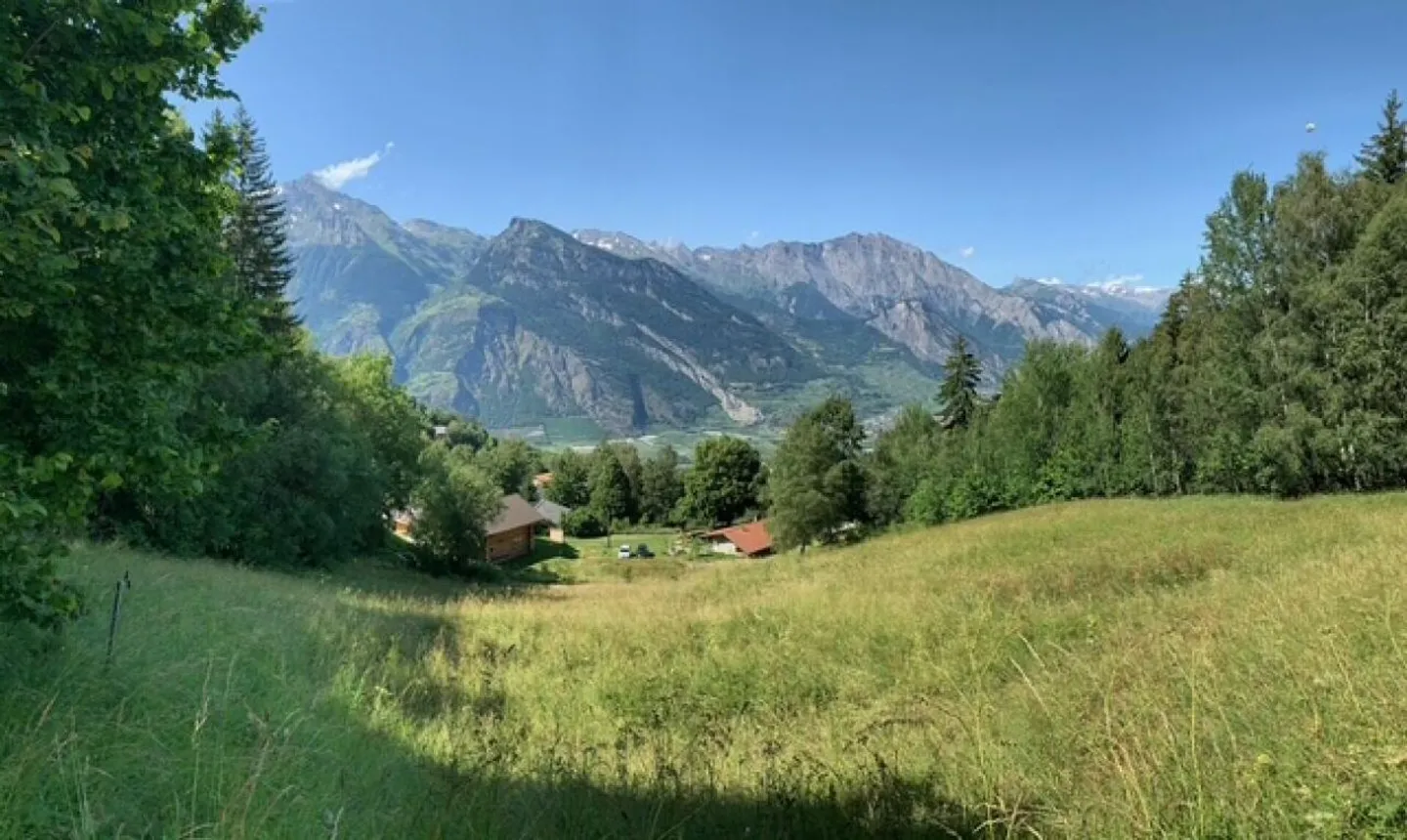 Terreno edificabile con vista - Foto 1 di 3